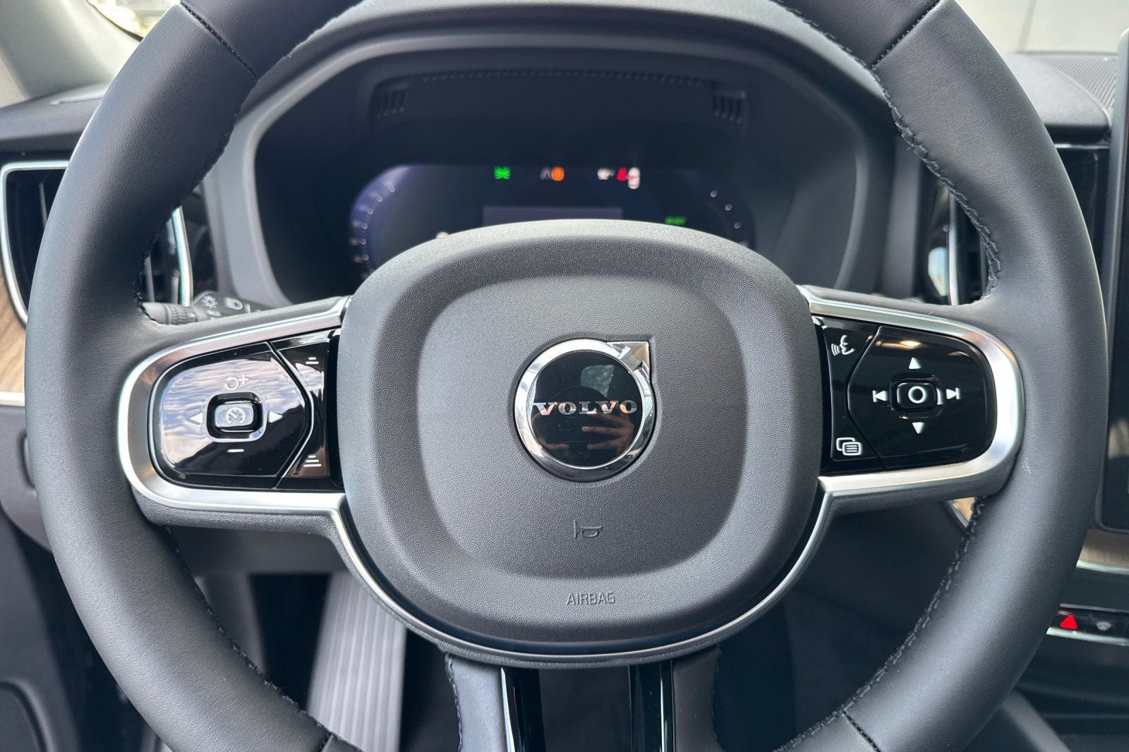 2026 Volvo XC60 Plug-In Hybrid T8 Plus