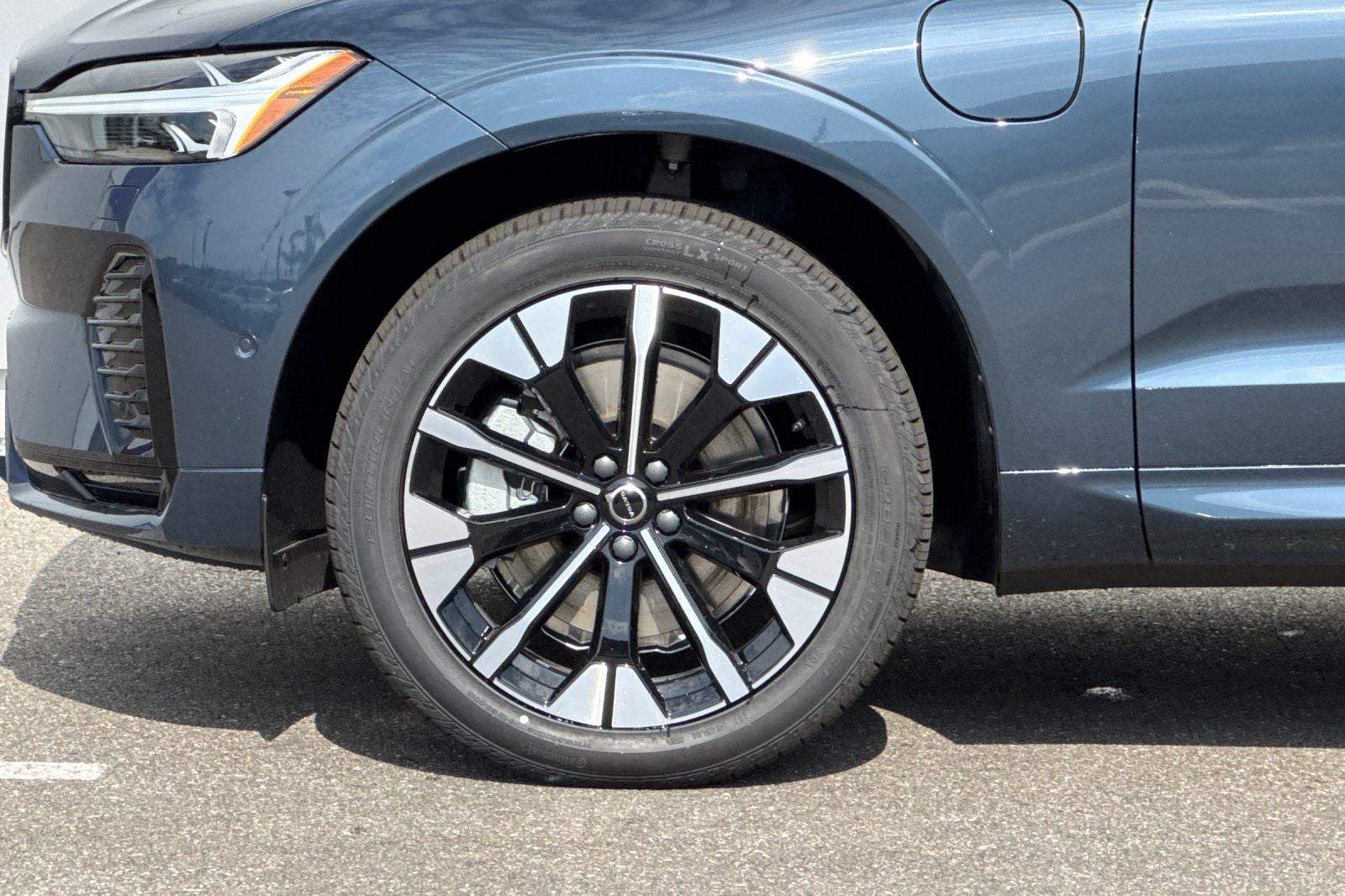 2026 Volvo XC60 Plug-In Hybrid T8 Plus