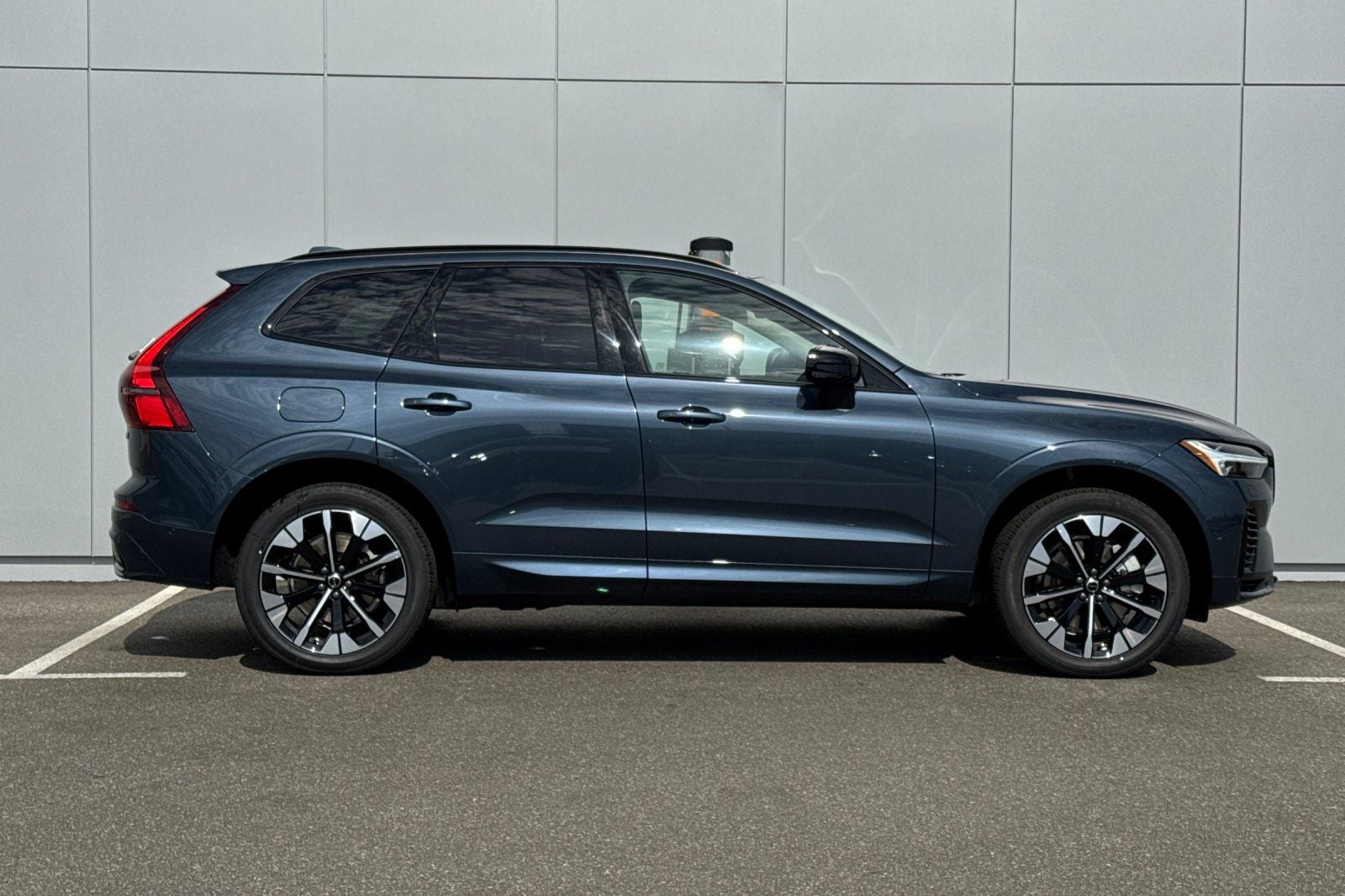 2026 Volvo XC60 Plug-In Hybrid T8 Plus