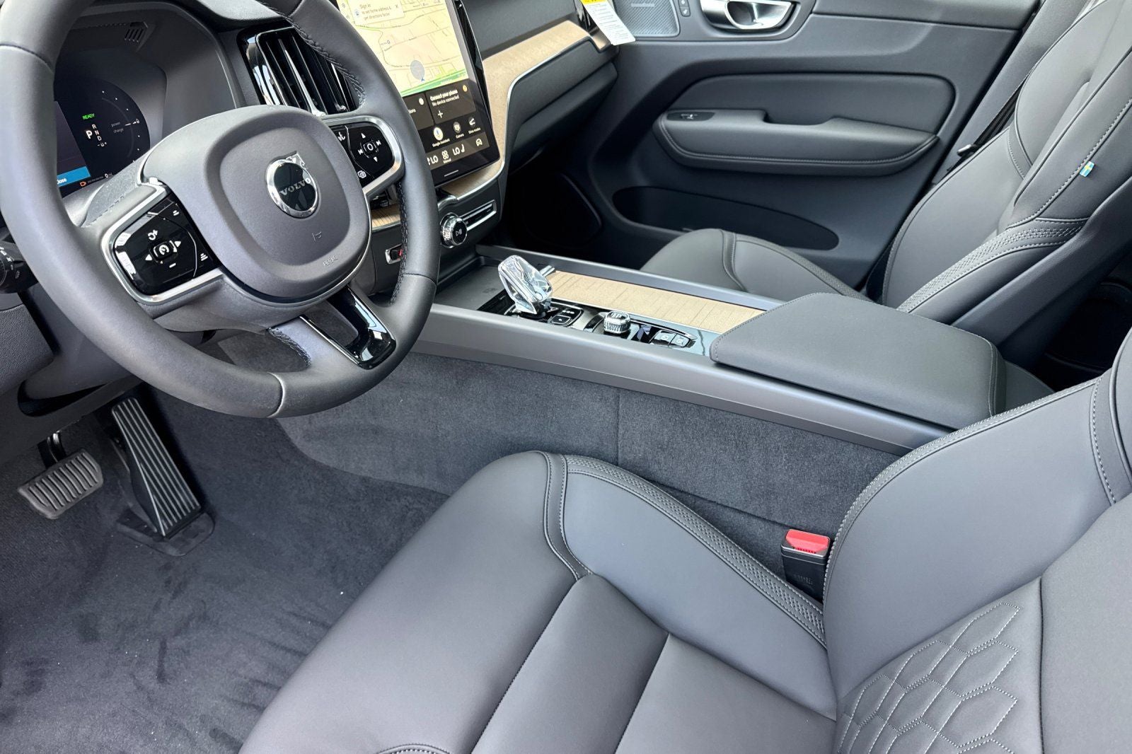 2026 Volvo XC60 Plug-In Hybrid T8 Plus