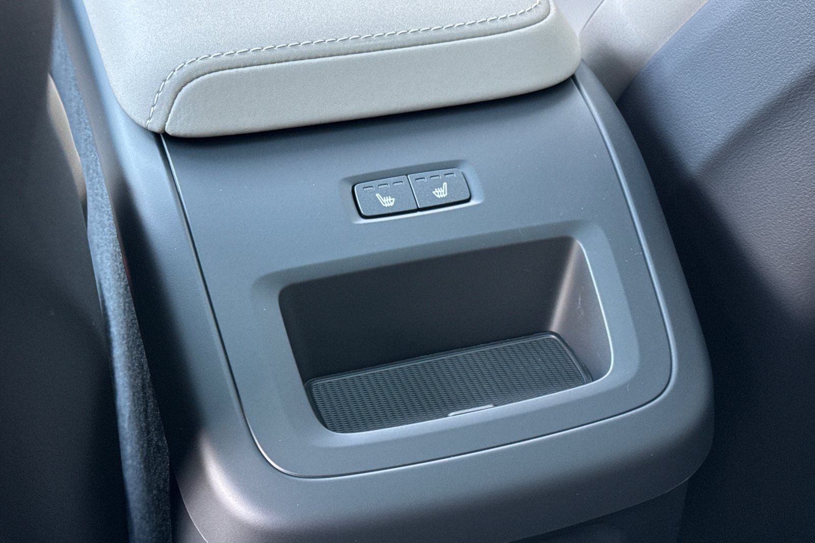 2026 Volvo XC60 Plug-In Hybrid T8 Plus