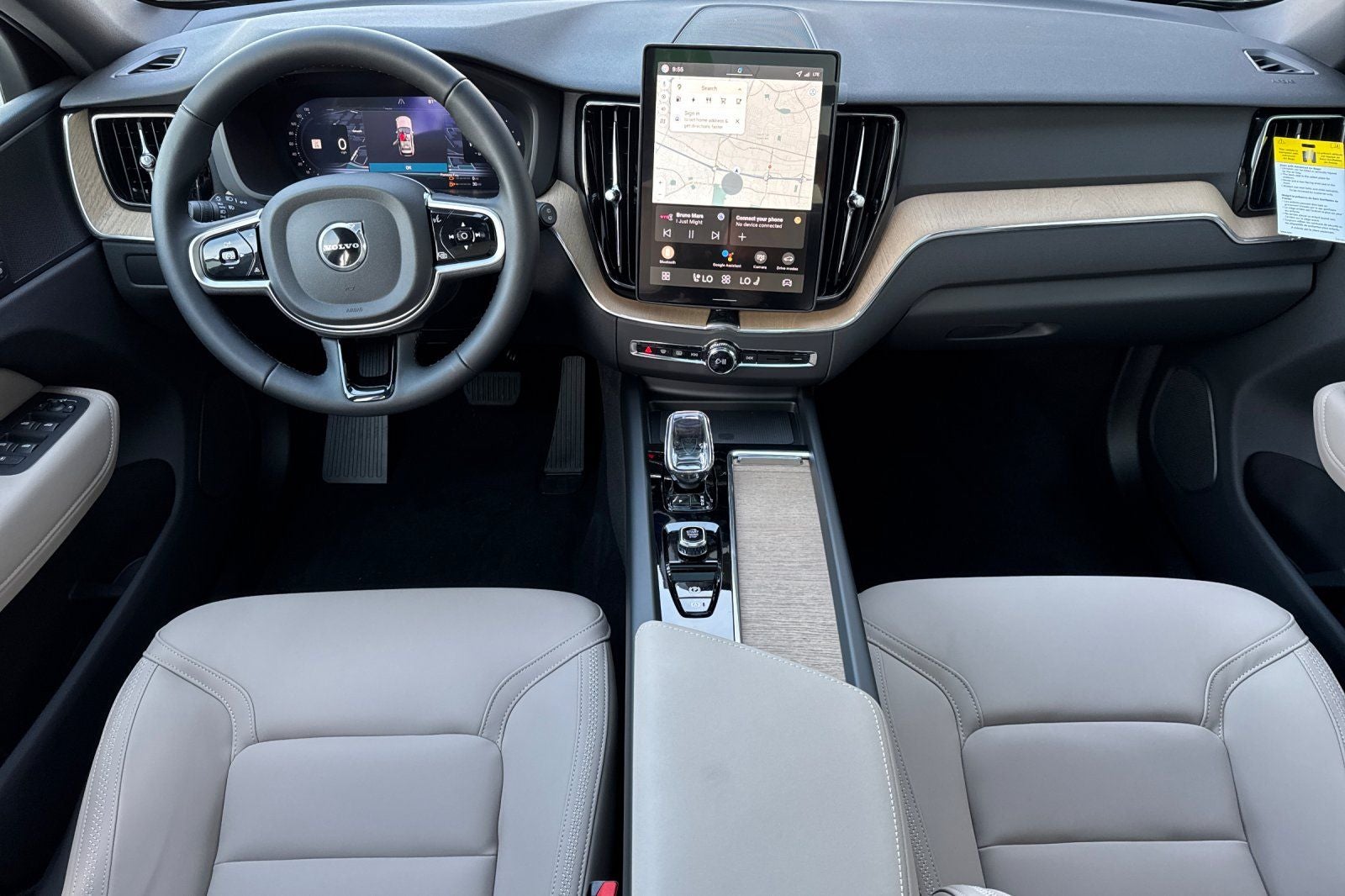 2026 Volvo XC60 Plug-In Hybrid T8 Plus