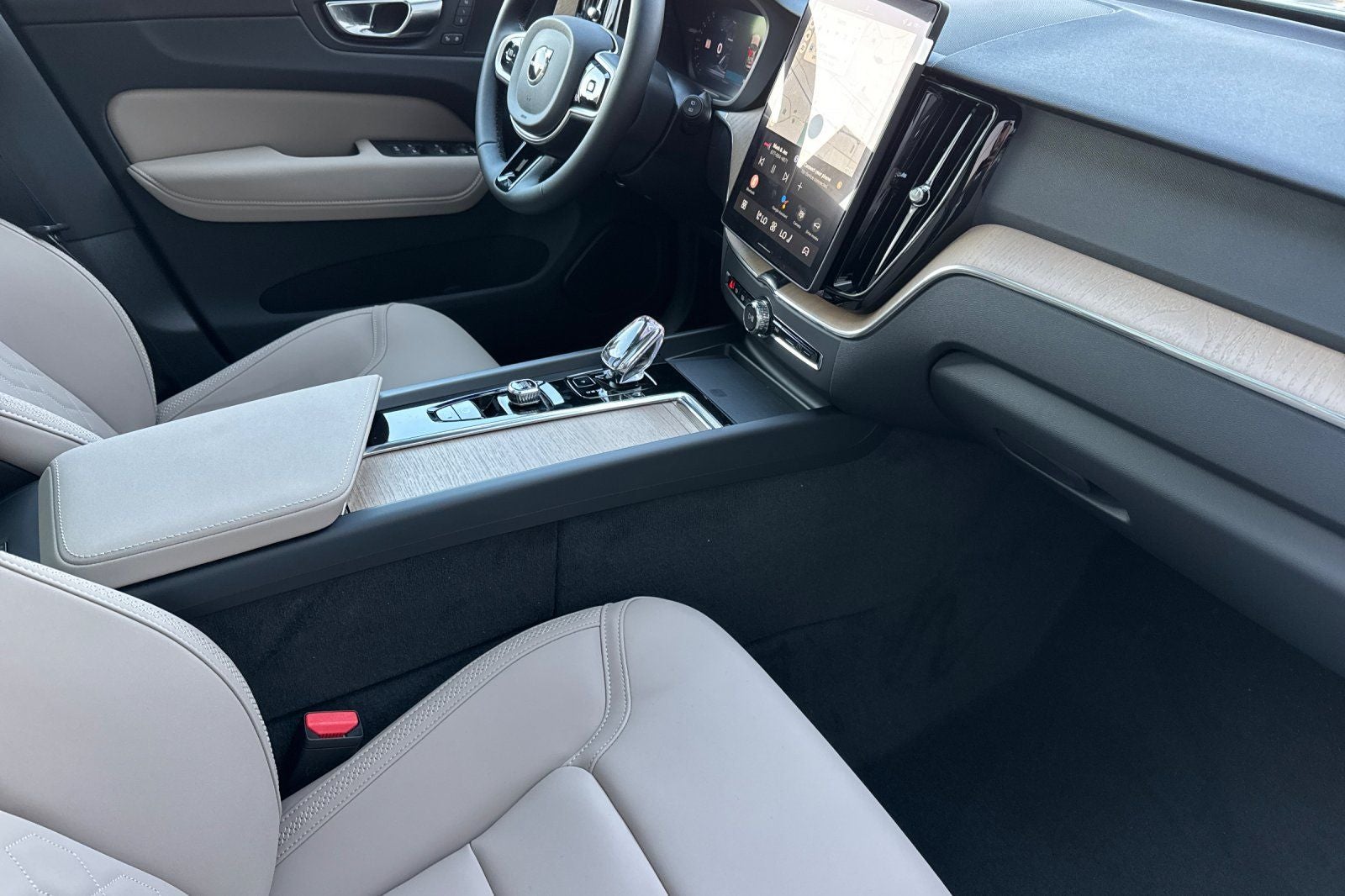 2026 Volvo XC60 Plug-In Hybrid T8 Plus