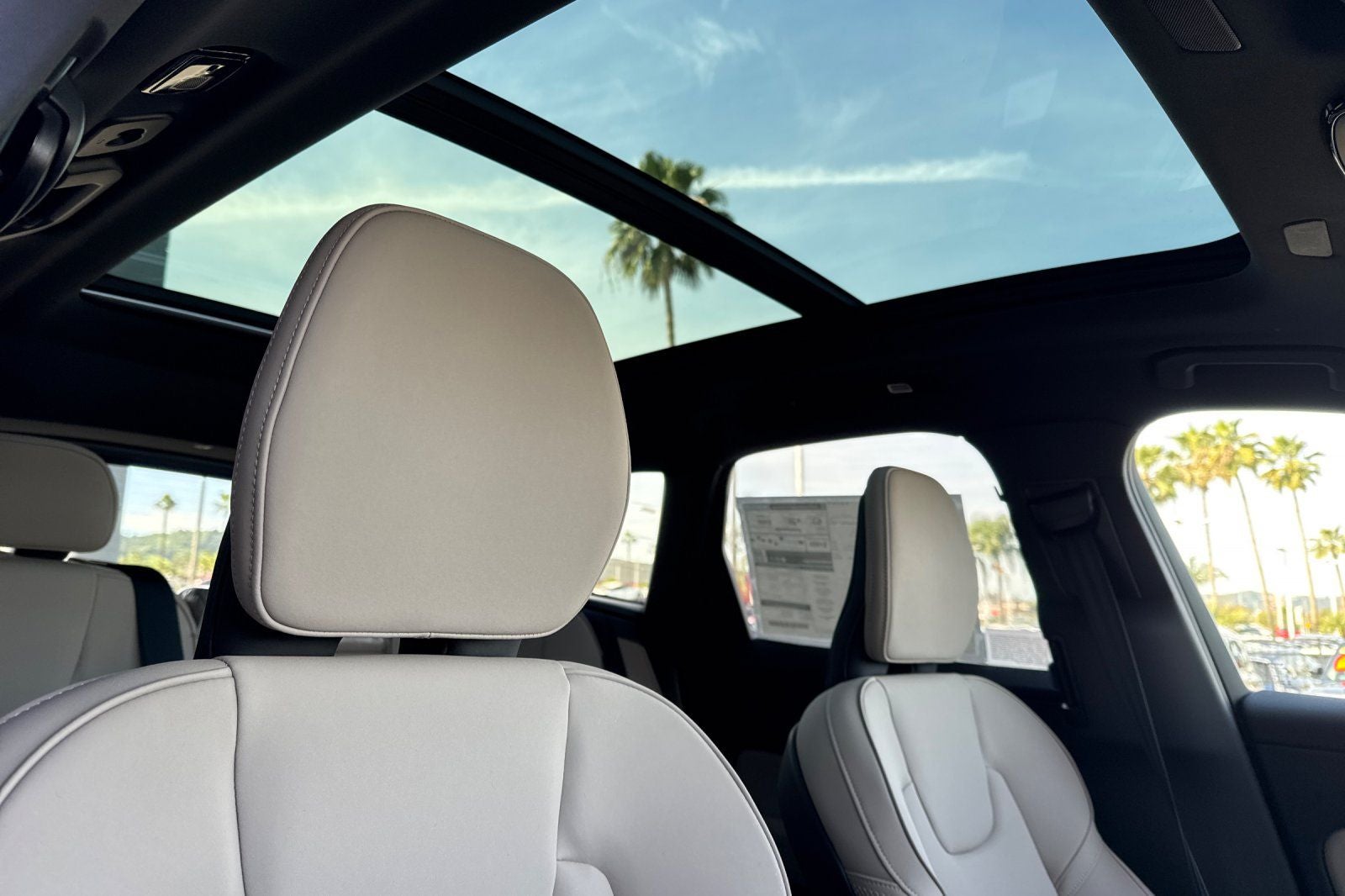 2026 Volvo XC60 Plug-In Hybrid T8 Plus