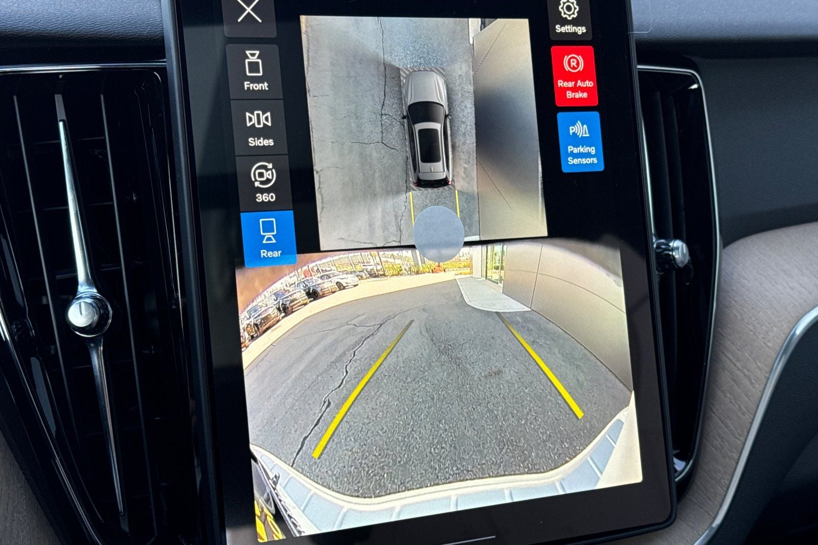 2026 Volvo XC60 Plug-In Hybrid T8 Plus