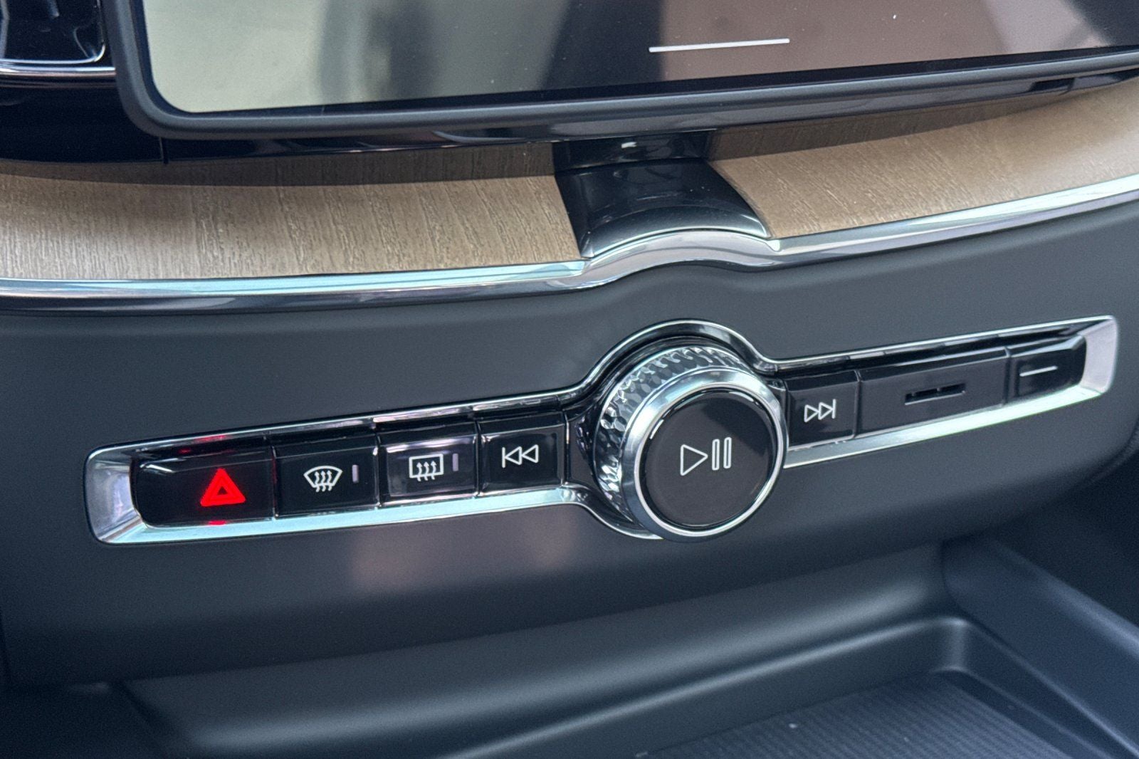 2026 Volvo XC60 Plug-In Hybrid T8 Plus