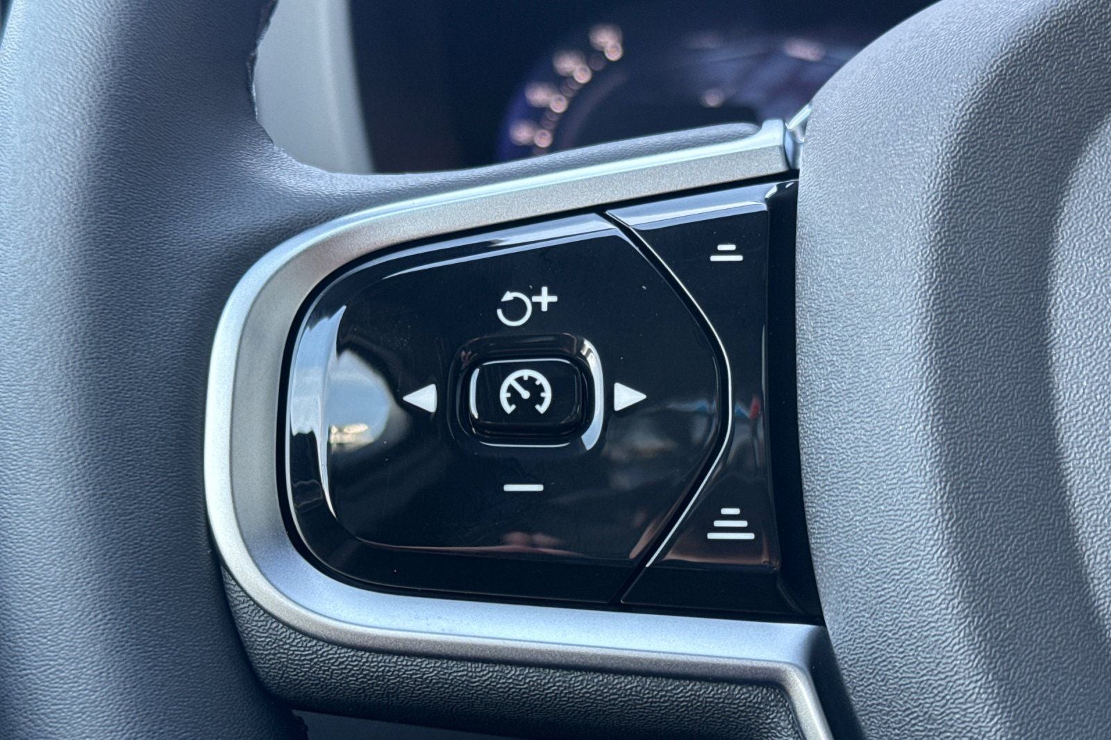 2026 Volvo XC60 Plug-In Hybrid T8 Plus