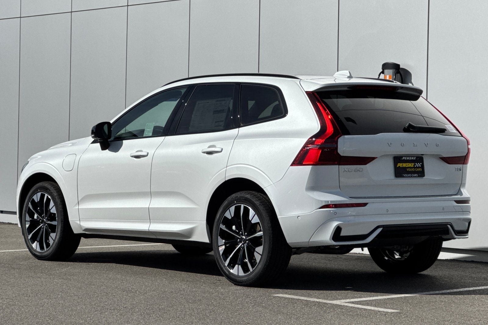 2026 Volvo XC60 Plug-In Hybrid T8 Plus