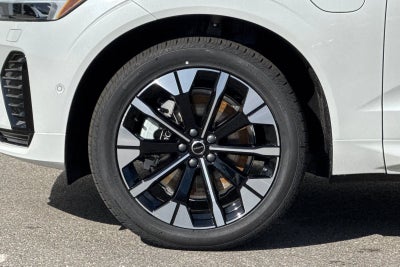 2026 Volvo XC60 Plug-In Hybrid T8 Plus