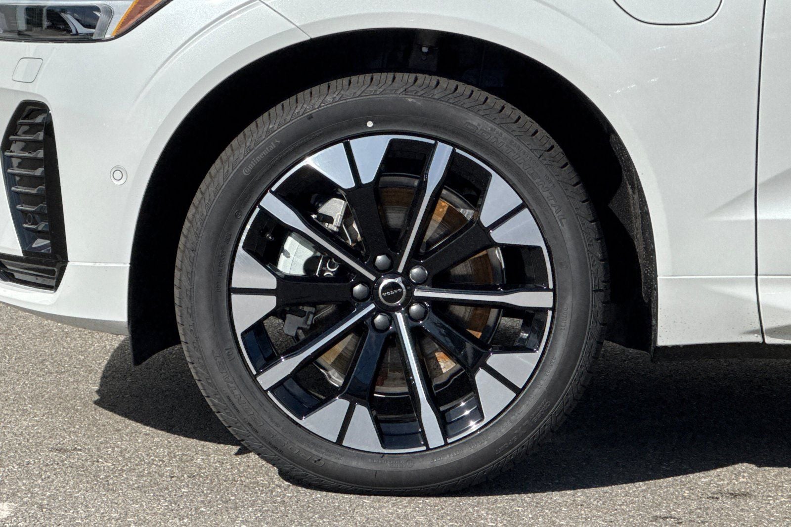 2026 Volvo XC60 Plug-In Hybrid T8 Plus