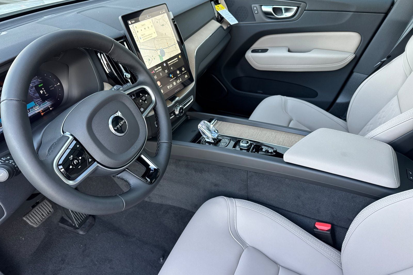 2026 Volvo XC60 Plug-In Hybrid T8 Plus