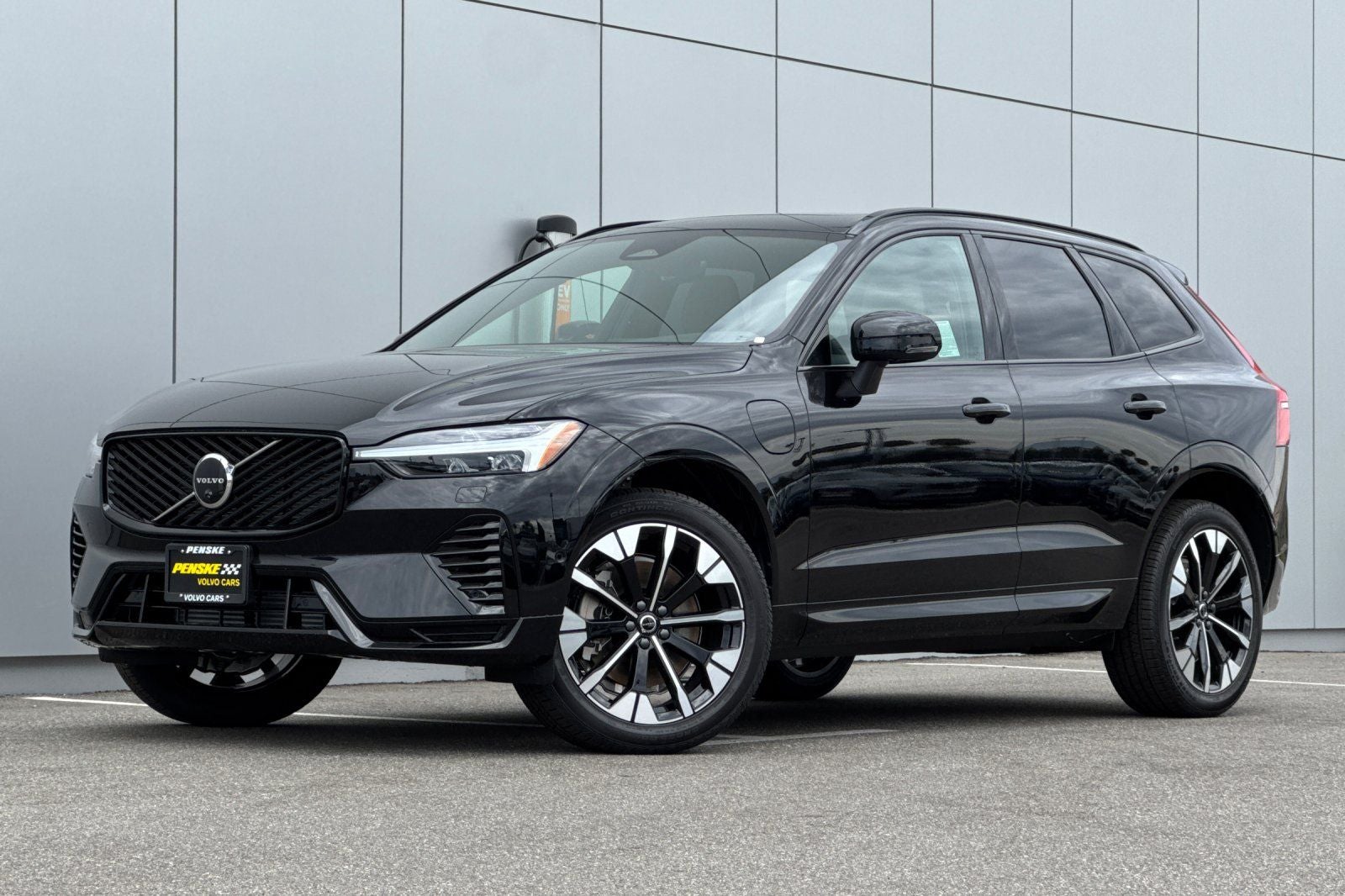 2026 Volvo XC60 Plug-In Hybrid T8 Plus