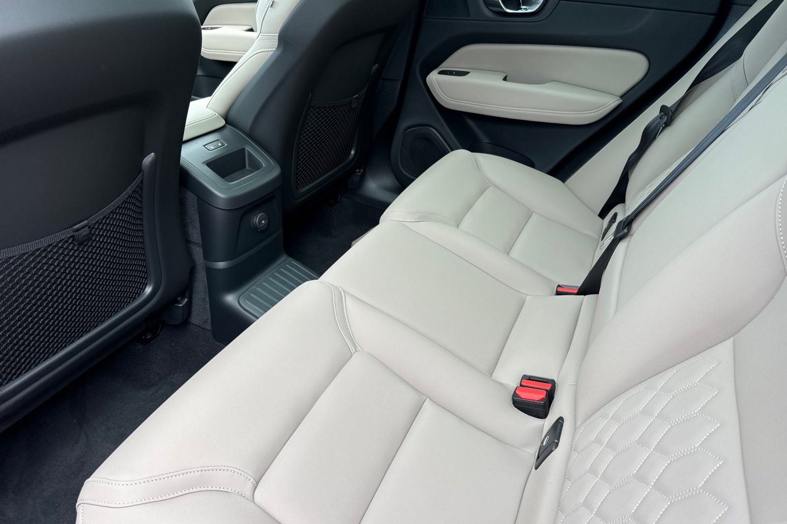 2026 Volvo XC60 Plug-In Hybrid T8 Plus