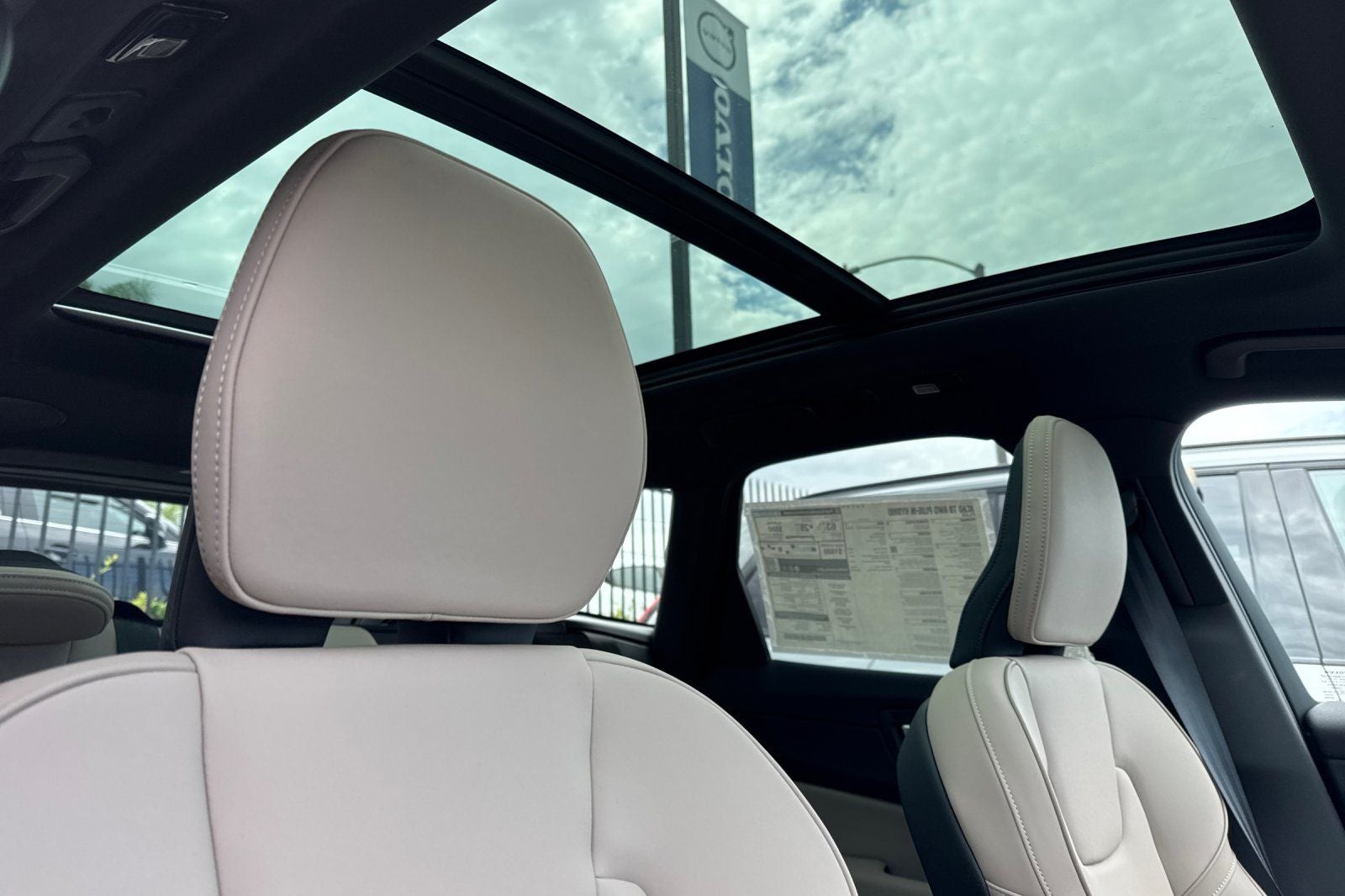 2026 Volvo XC60 Plug-In Hybrid T8 Plus