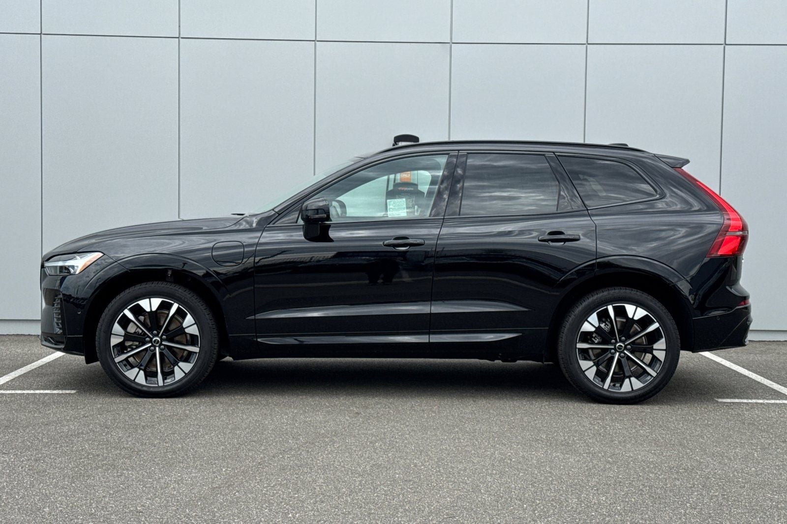2026 Volvo XC60 Plug-In Hybrid T8 Plus