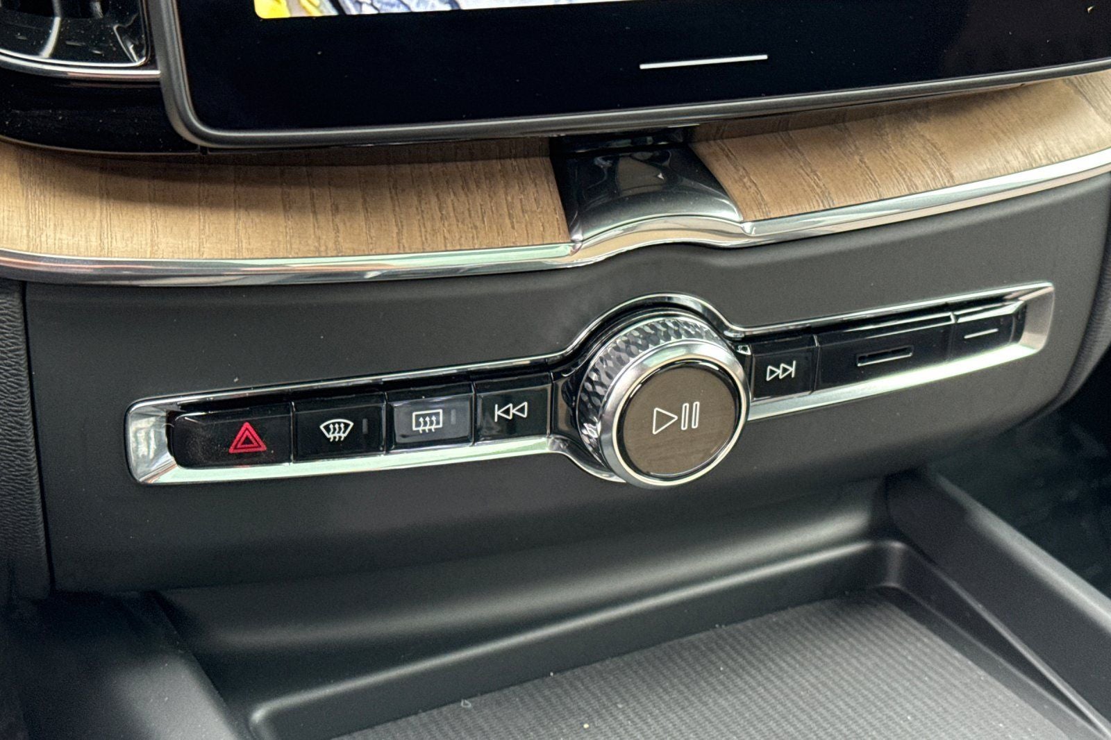 2026 Volvo XC60 Plug-In Hybrid T8 Plus