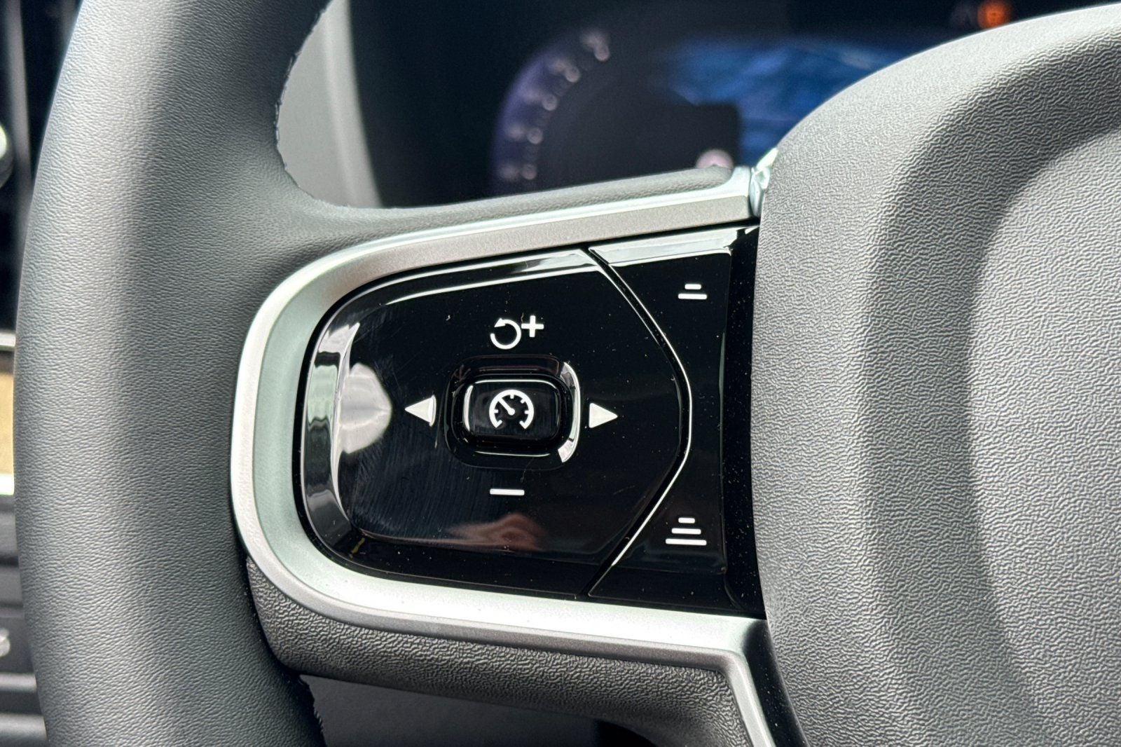 2026 Volvo XC60 Plug-In Hybrid T8 Plus