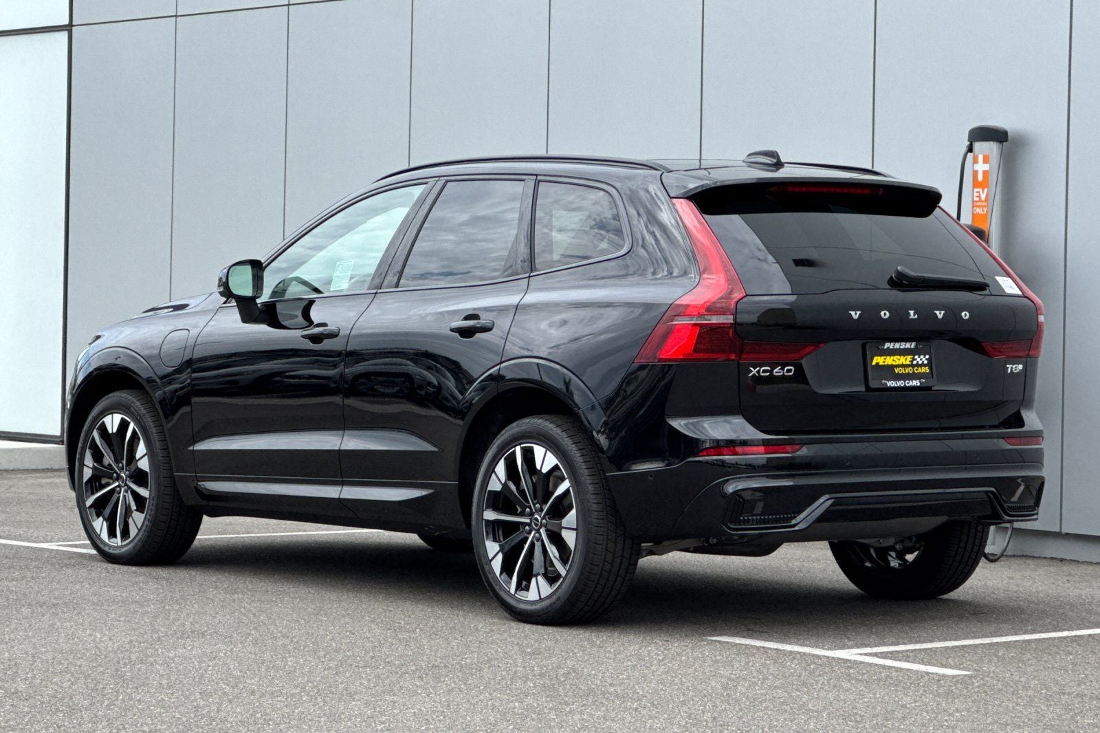 2026 Volvo XC60 Plug-In Hybrid T8 Plus