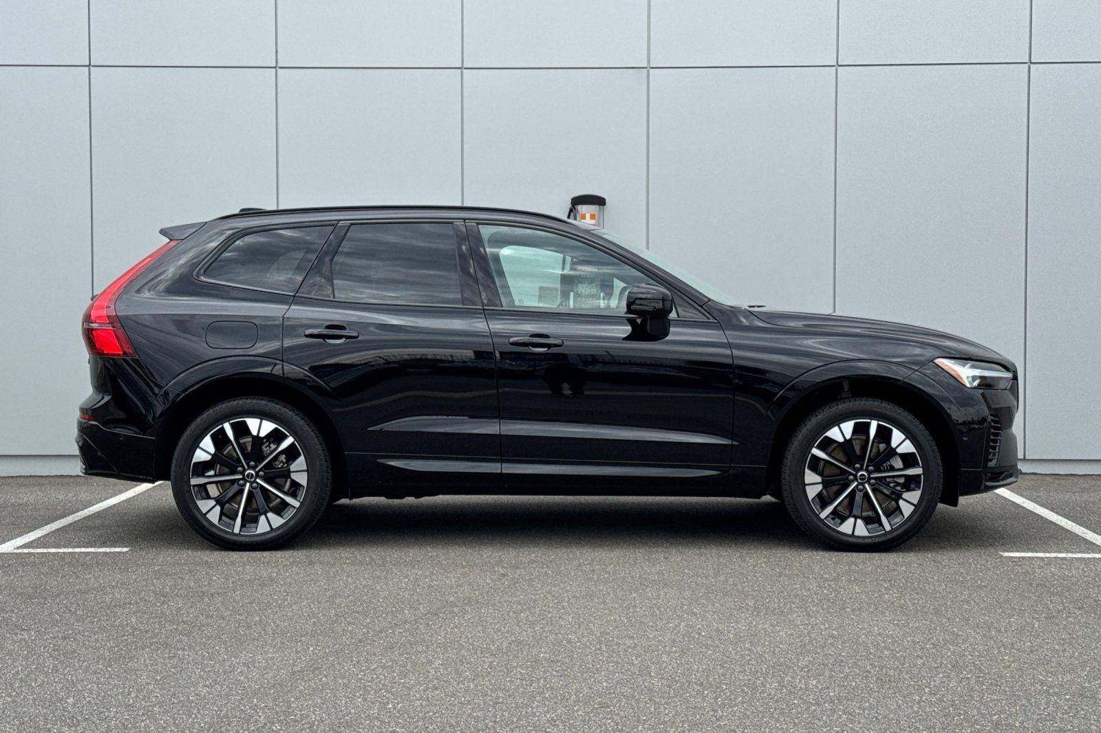 2026 Volvo XC60 Plug-In Hybrid T8 Plus