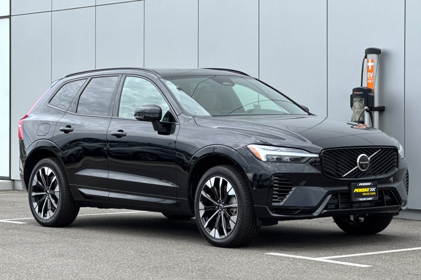 2026 Volvo XC60 Plug-In Hybrid T8 Plus