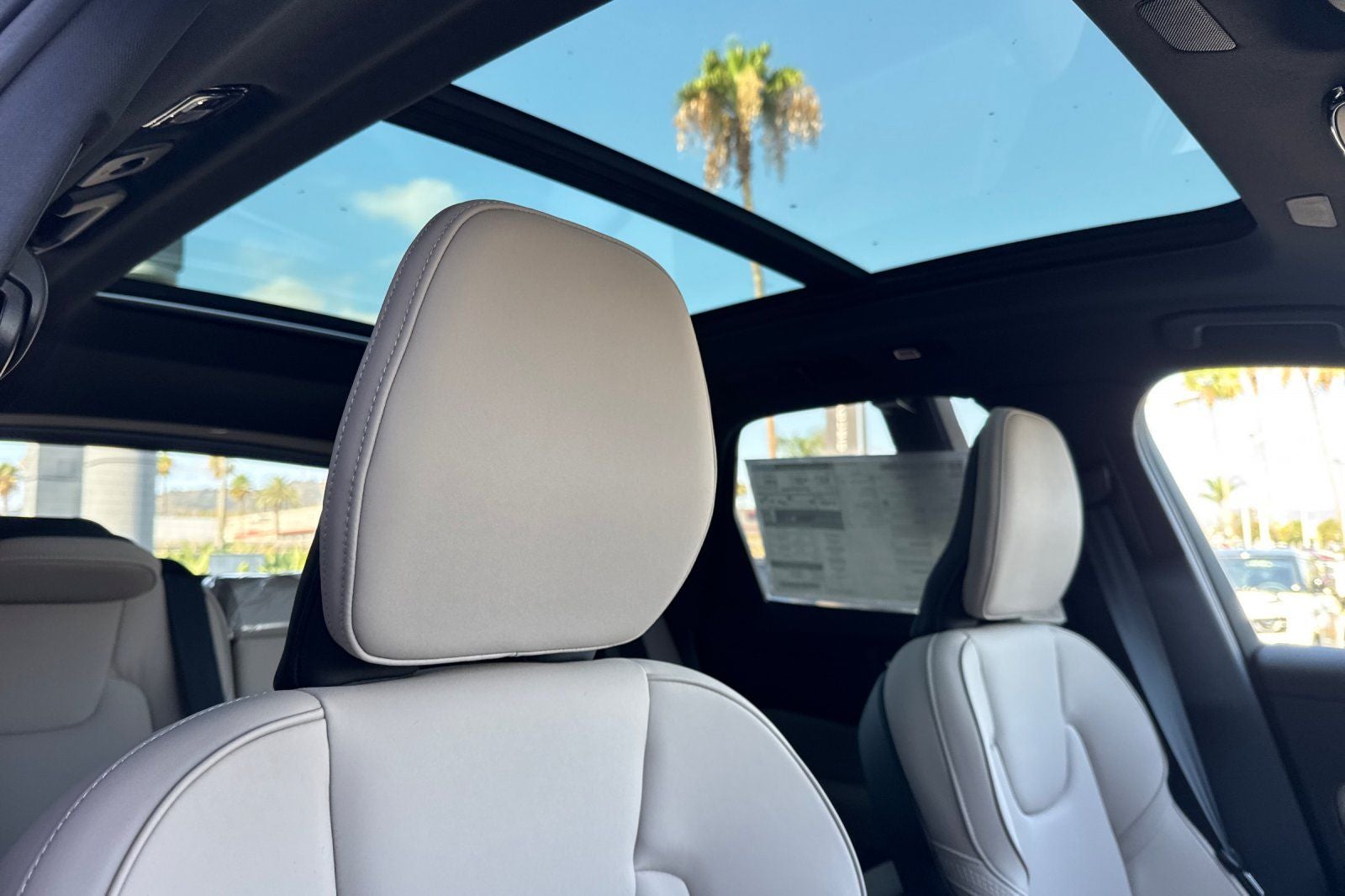 2026 Volvo XC60 Plug-In Hybrid T8 Plus