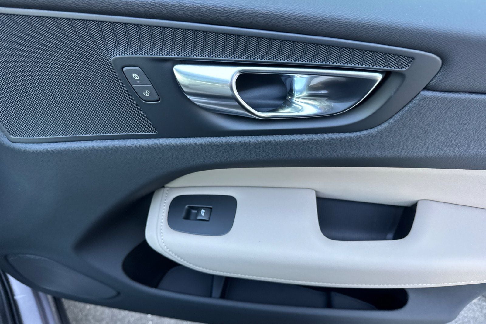 2026 Volvo XC60 Plug-In Hybrid T8 Plus