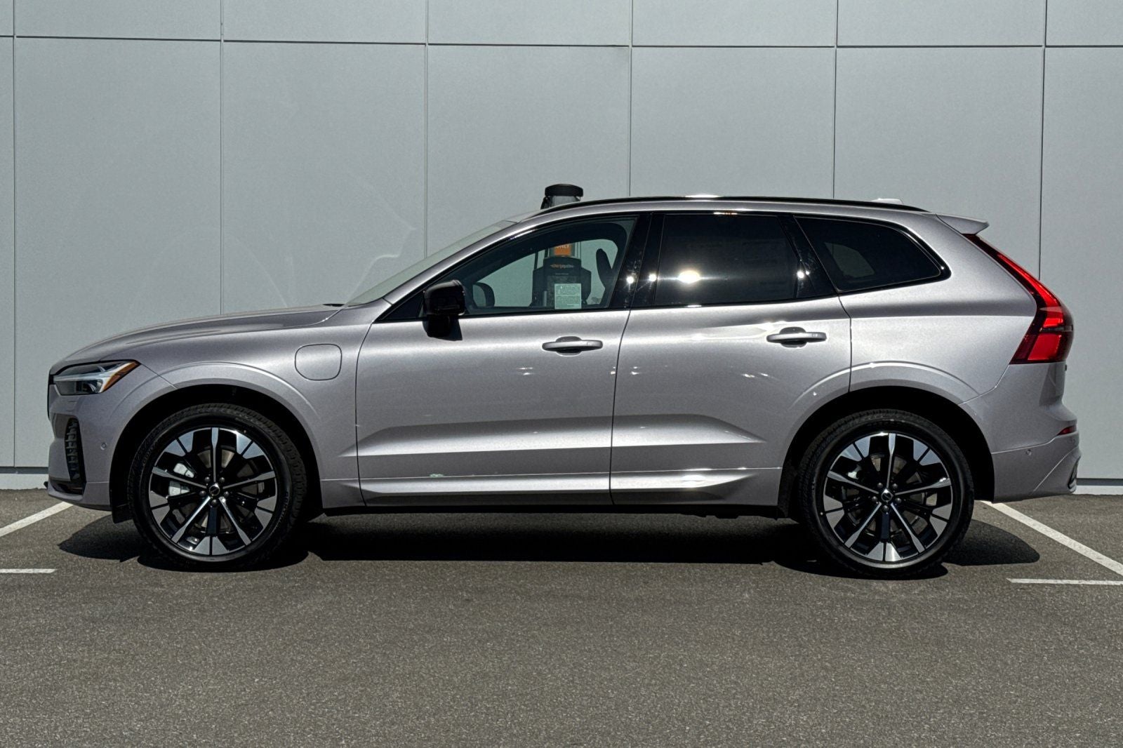 2026 Volvo XC60 Plug-In Hybrid T8 Plus