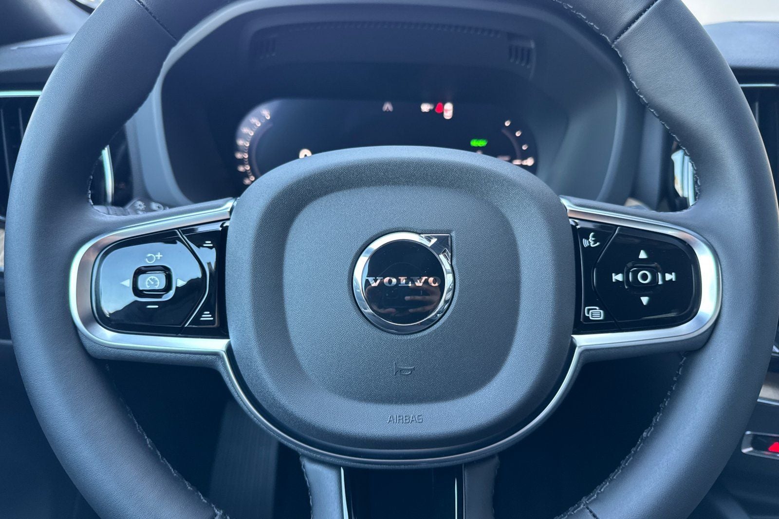 2026 Volvo XC60 Plug-In Hybrid T8 Plus
