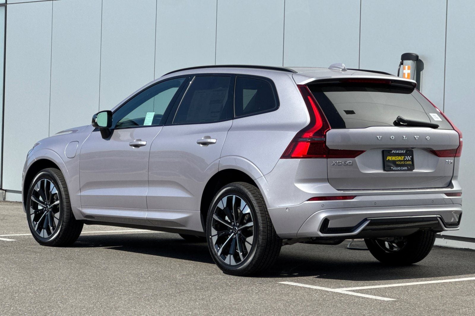 2026 Volvo XC60 Plug-In Hybrid T8 Plus