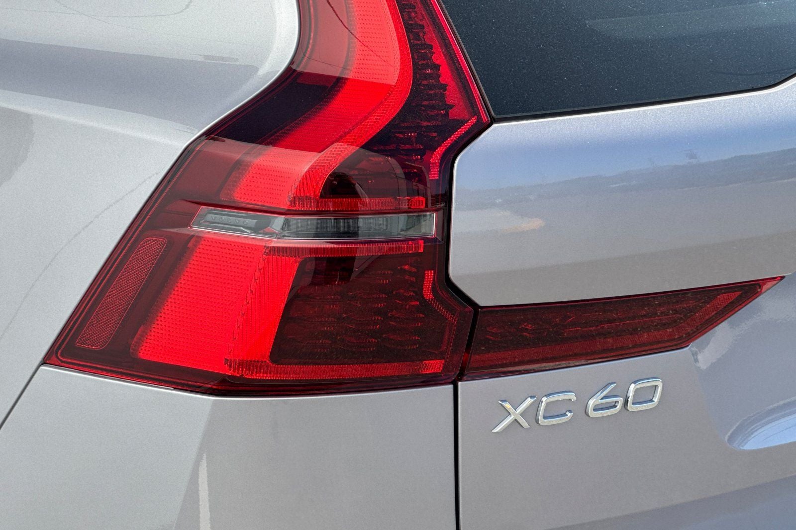 2026 Volvo XC60 Plug-In Hybrid T8 Plus