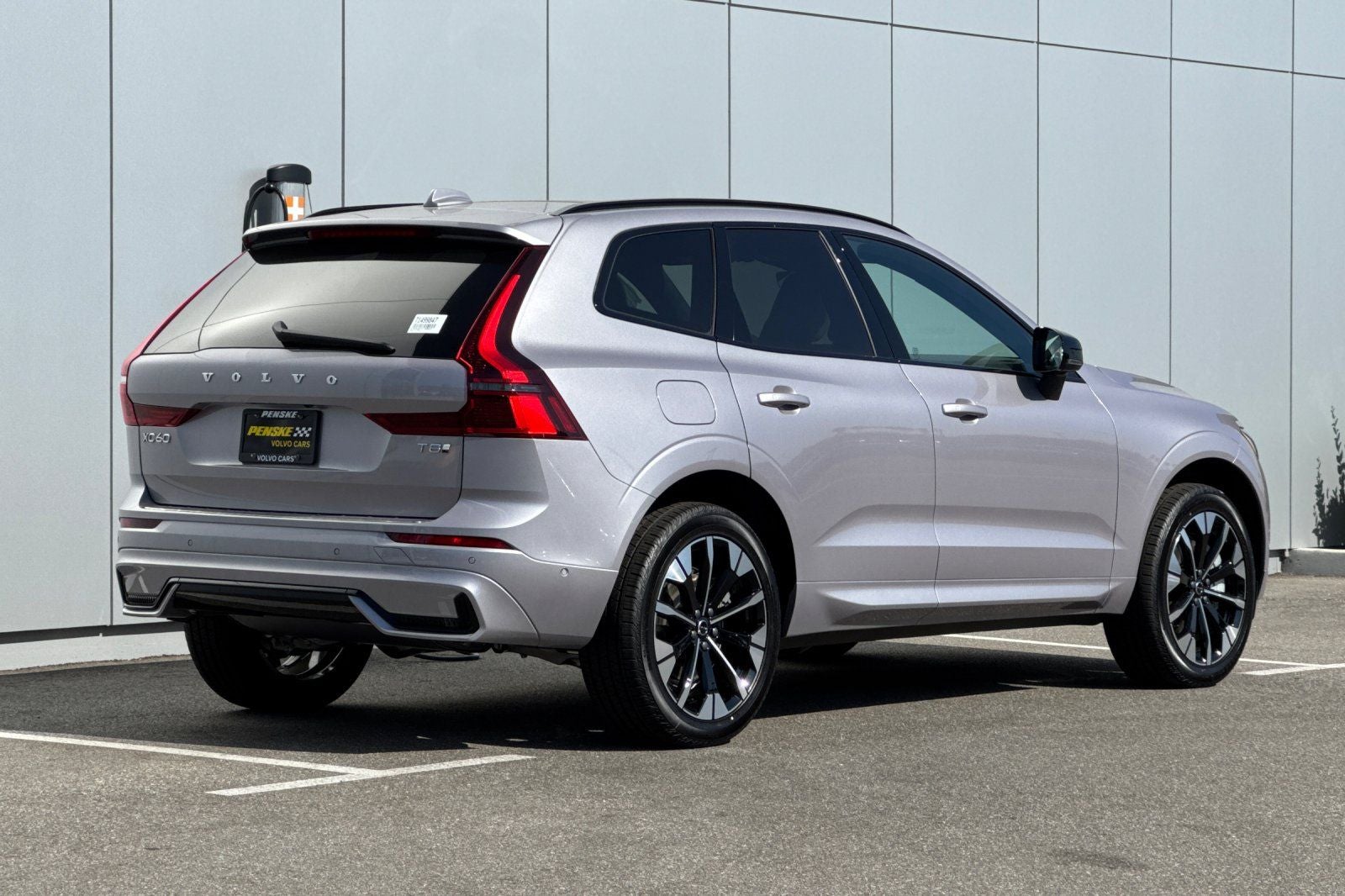 2026 Volvo XC60 Plug-In Hybrid T8 Plus