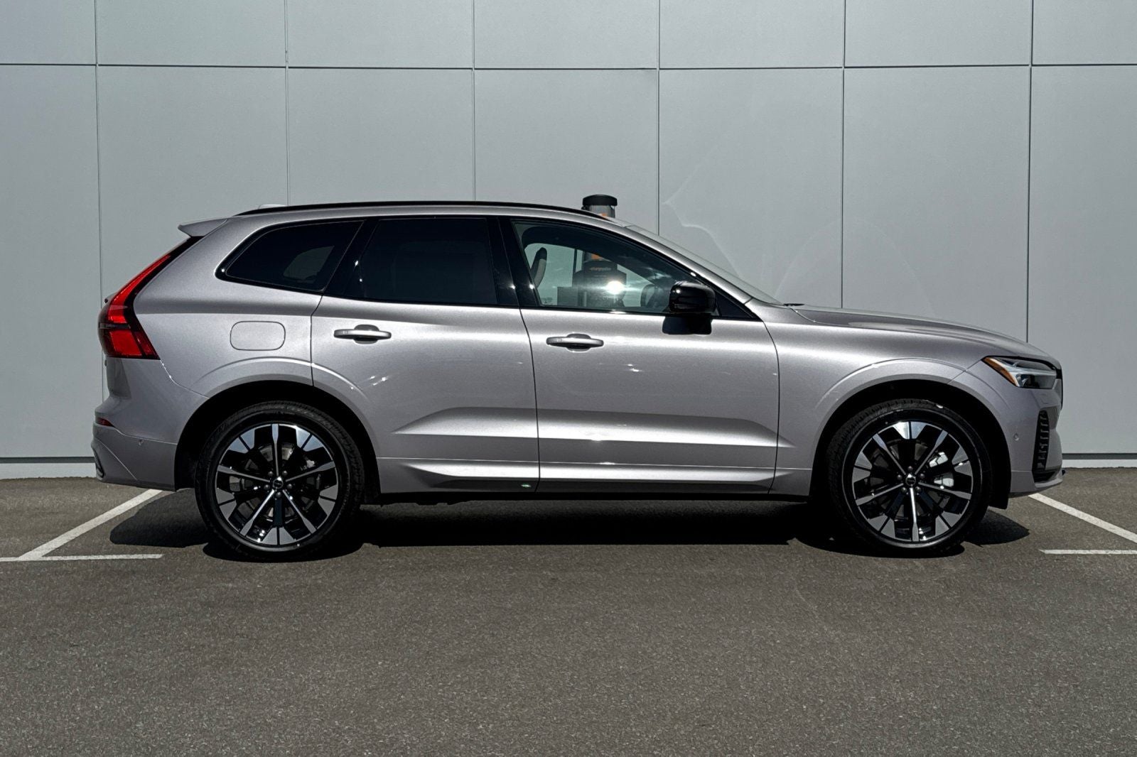 2026 Volvo XC60 Plug-In Hybrid T8 Plus