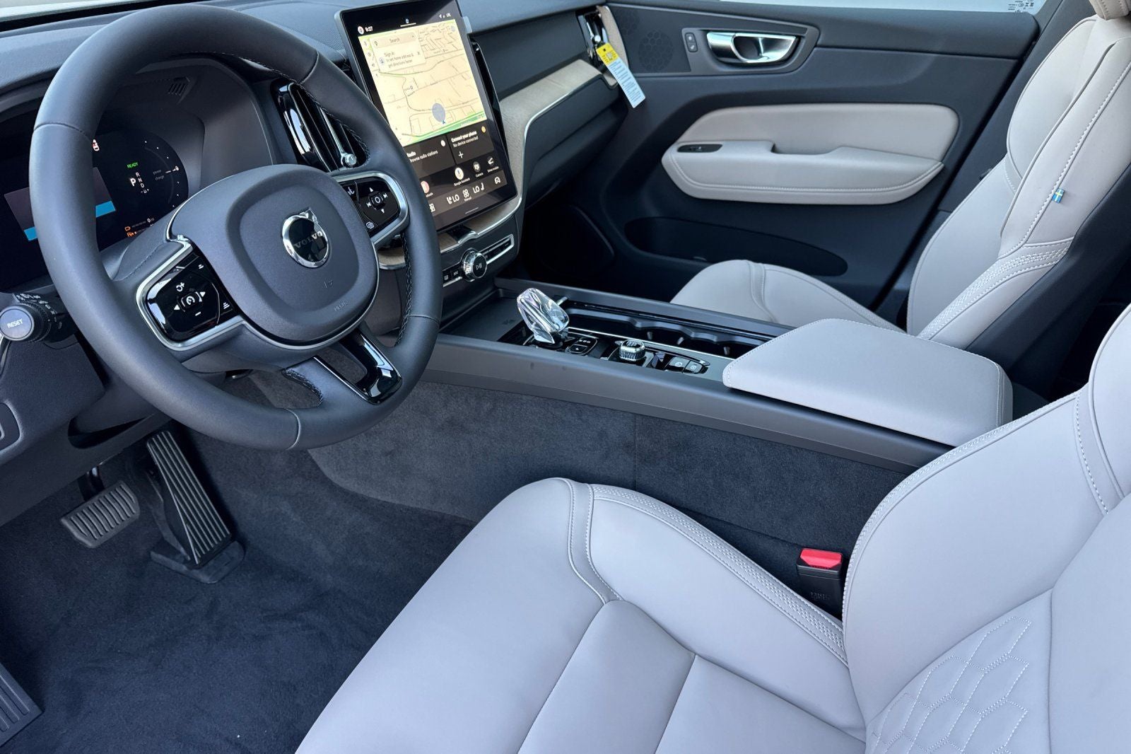 2026 Volvo XC60 Plug-In Hybrid T8 Plus