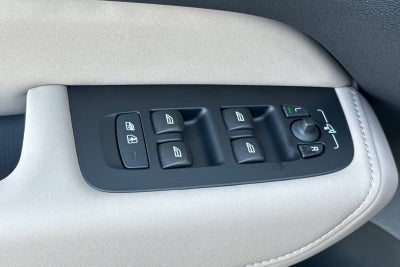2026 Volvo XC60 Plug-In Hybrid T8 Plus