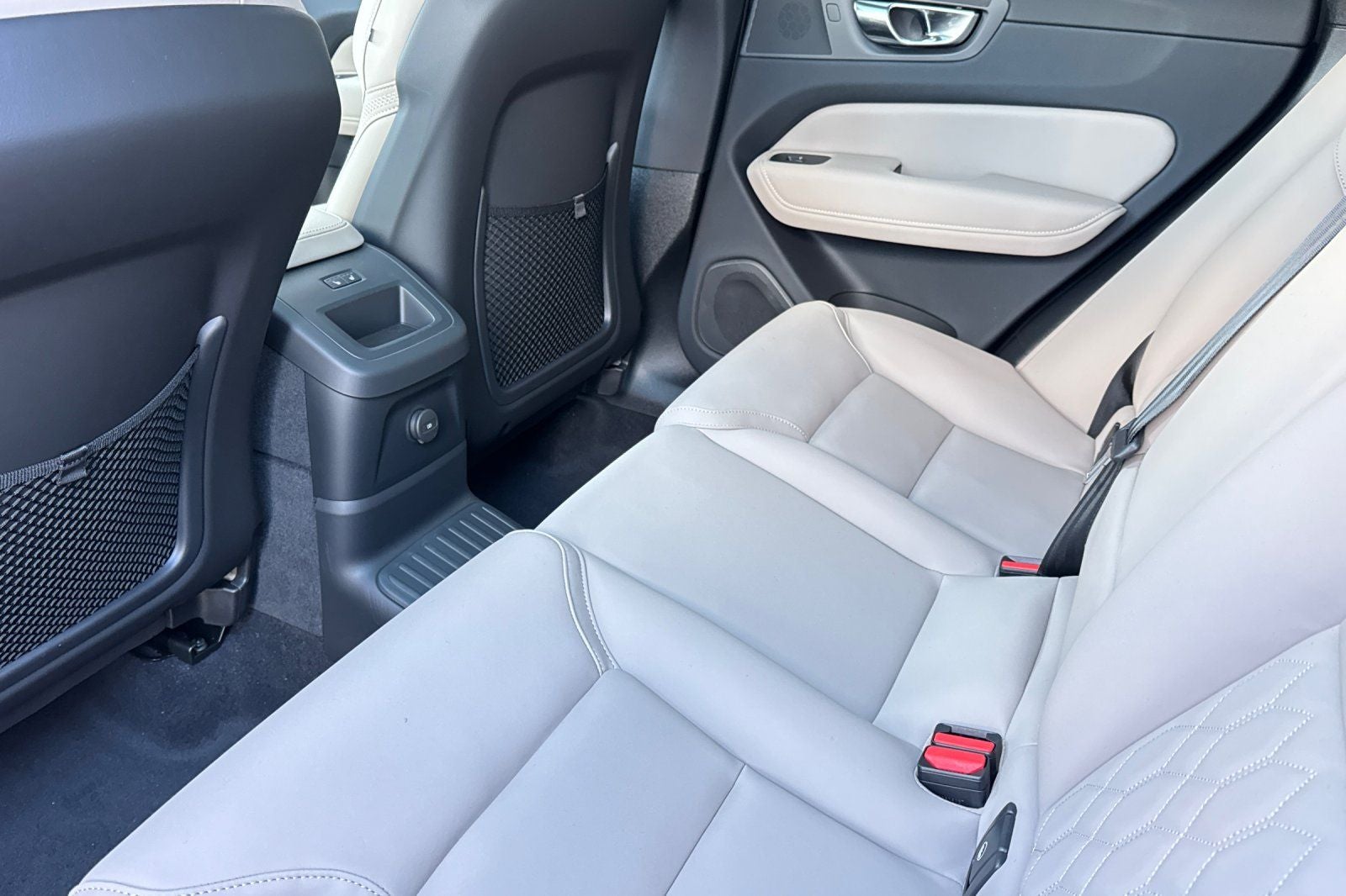 2026 Volvo XC60 Plug-In Hybrid T8 Plus