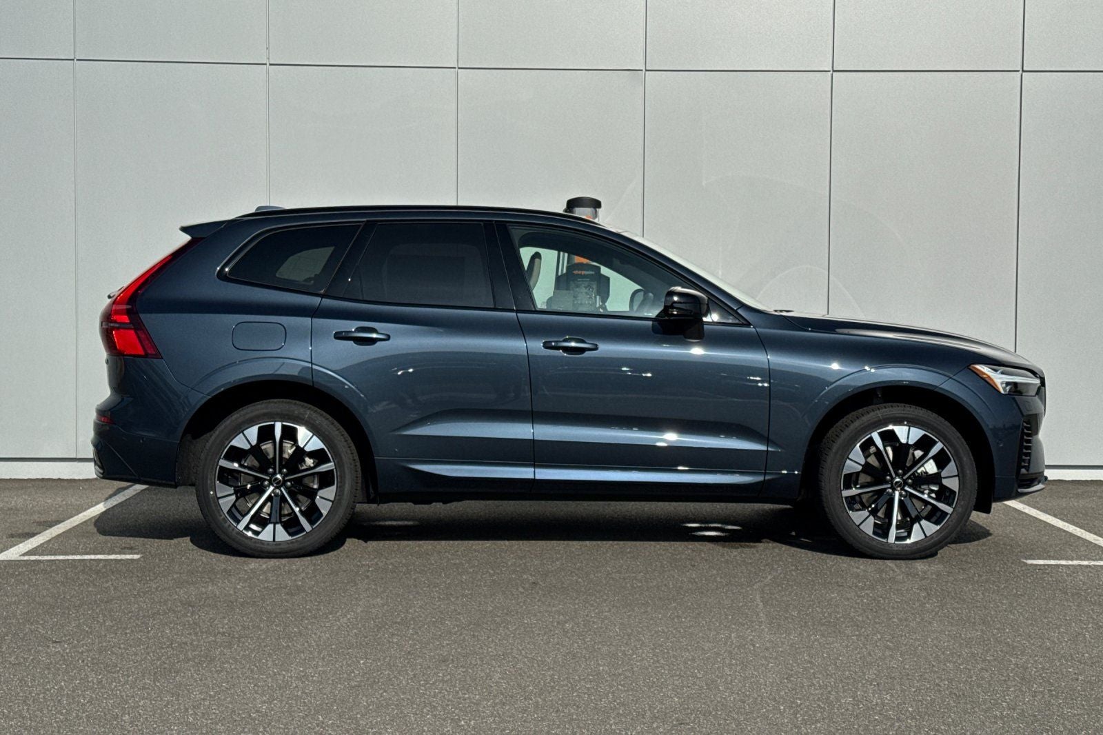 2026 Volvo XC60 Plug-In Hybrid T8 Plus