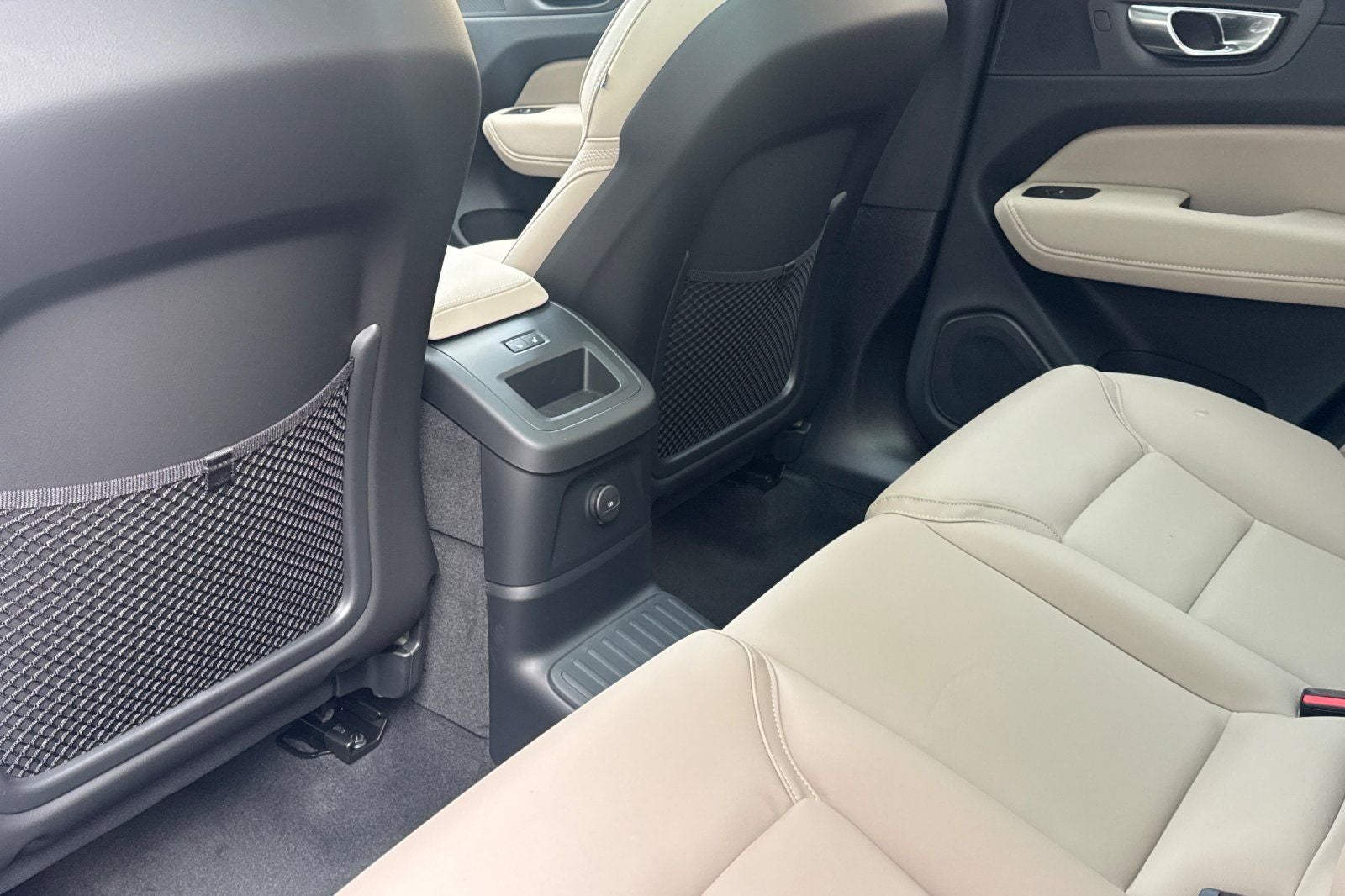 2026 Volvo XC60 Plug-In Hybrid T8 Plus