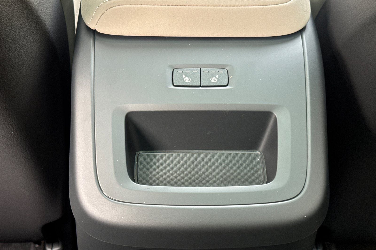 2026 Volvo XC60 Plug-In Hybrid T8 Plus