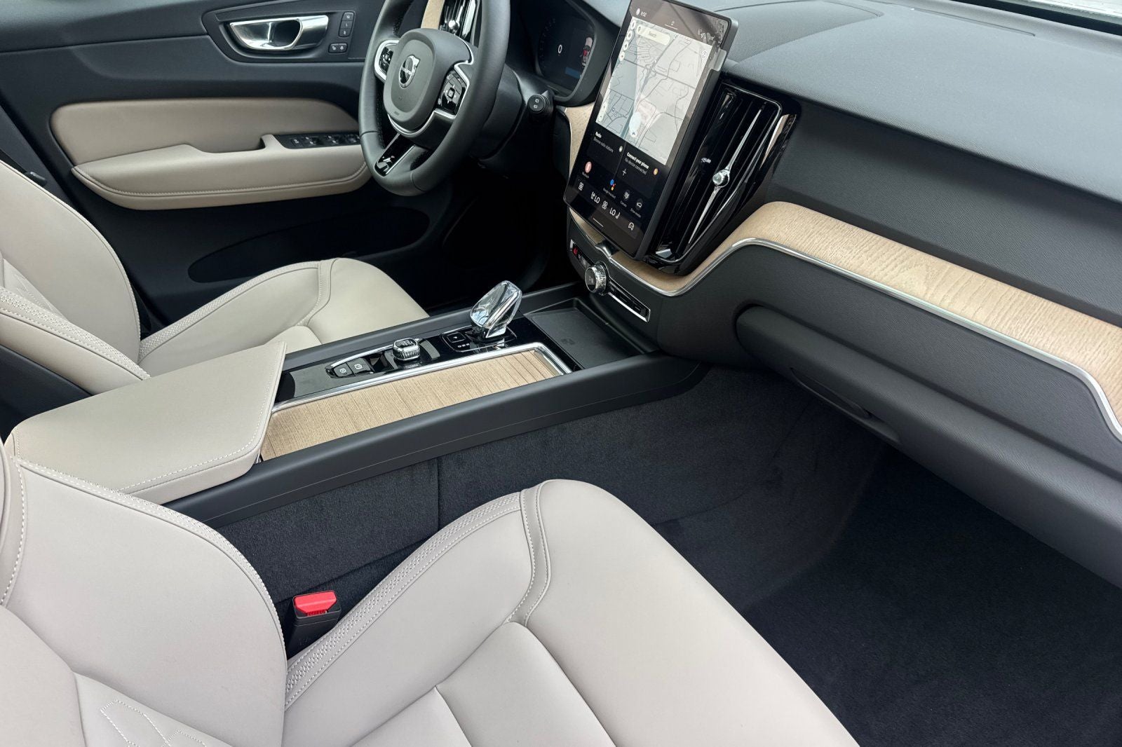 2026 Volvo XC60 Plug-In Hybrid T8 Plus