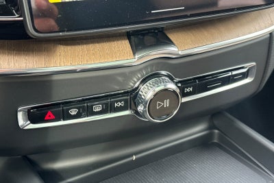 2026 Volvo XC60 Plug-In Hybrid T8 Plus