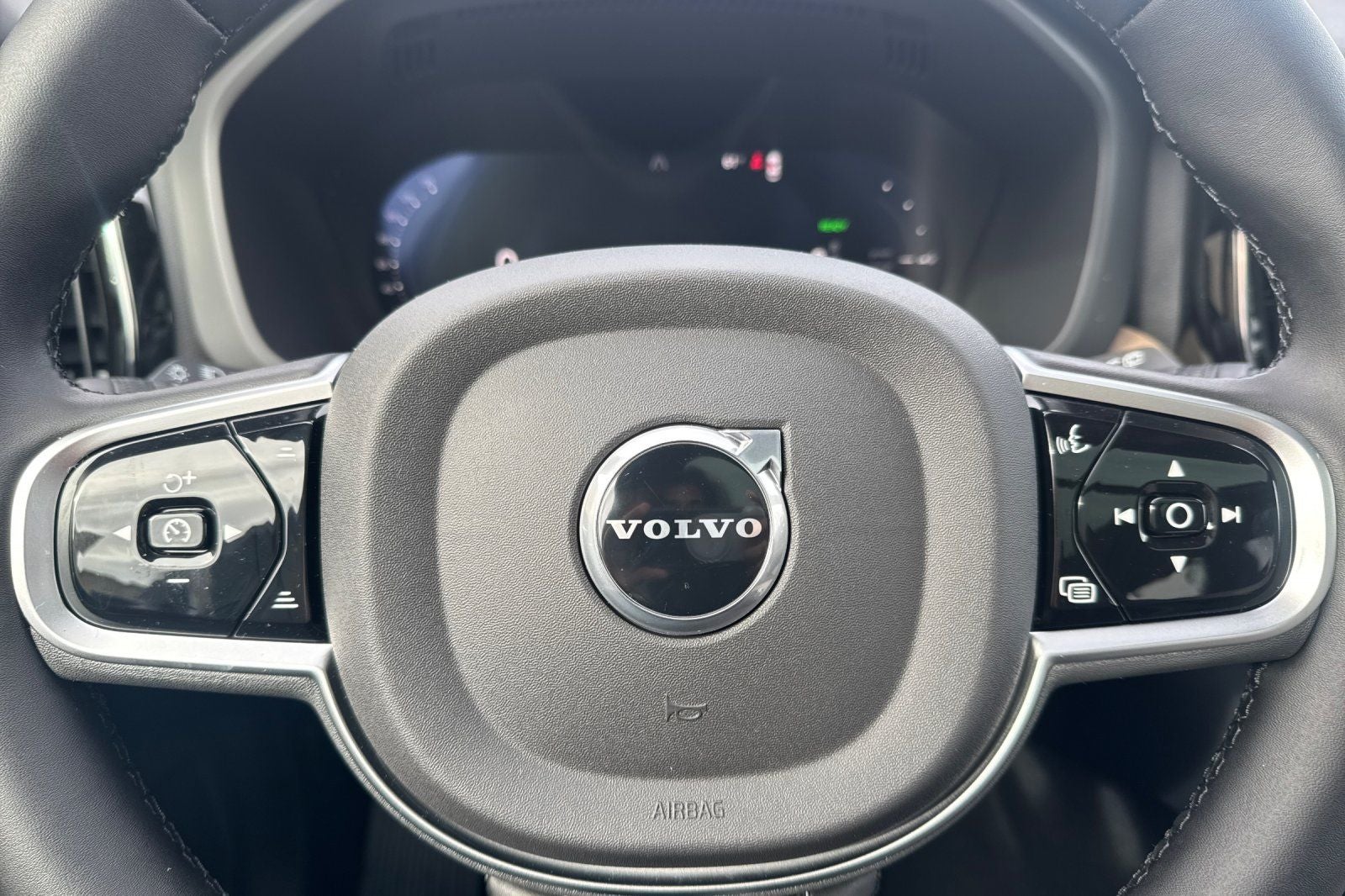 2026 Volvo XC60 Plug-In Hybrid T8 Plus