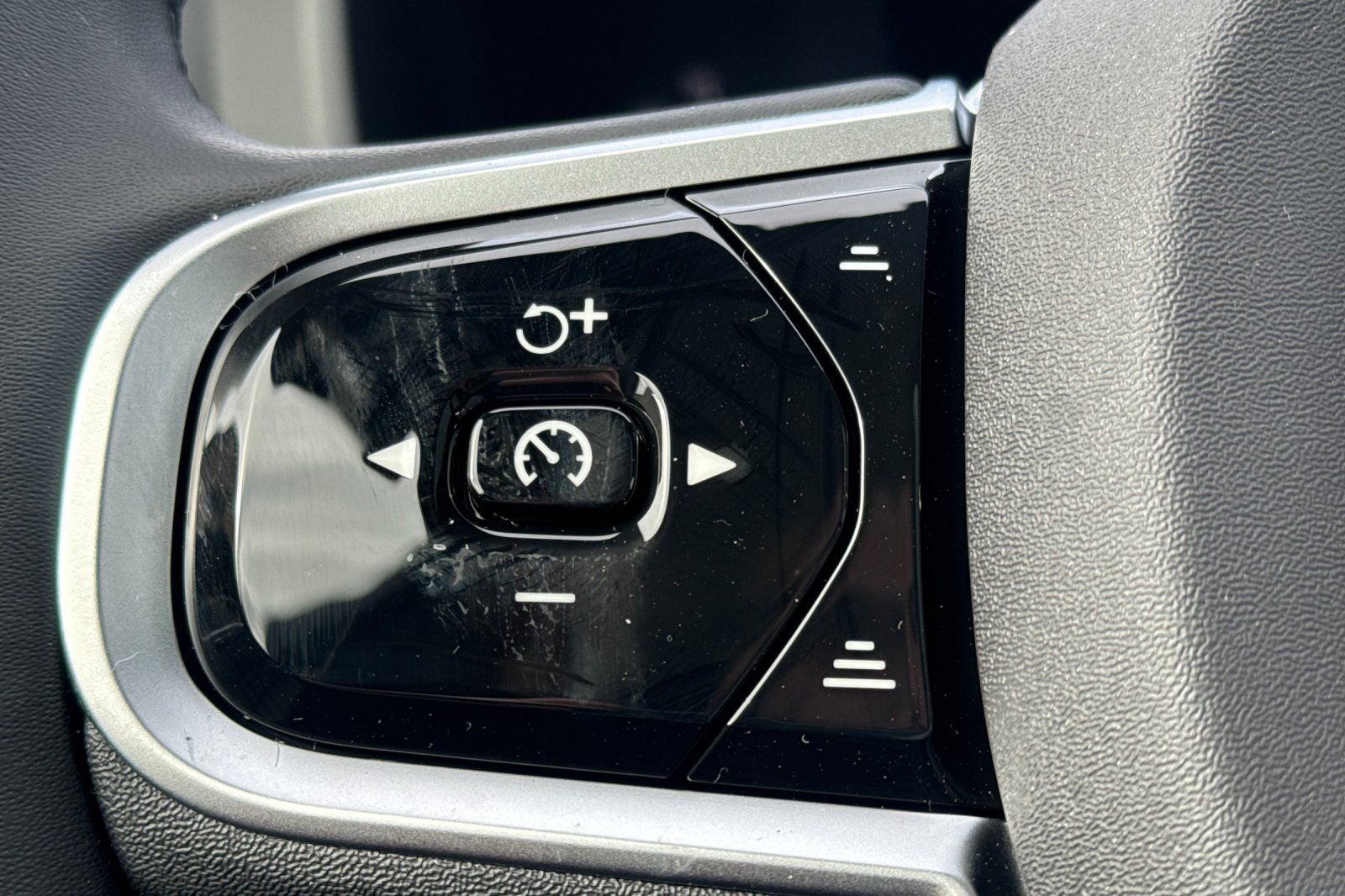 2026 Volvo XC60 Plug-In Hybrid T8 Plus