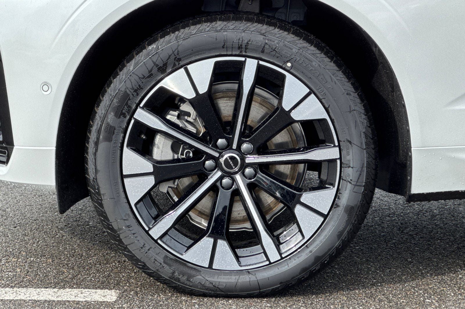 2026 Volvo XC60 Plug-In Hybrid T8 Plus