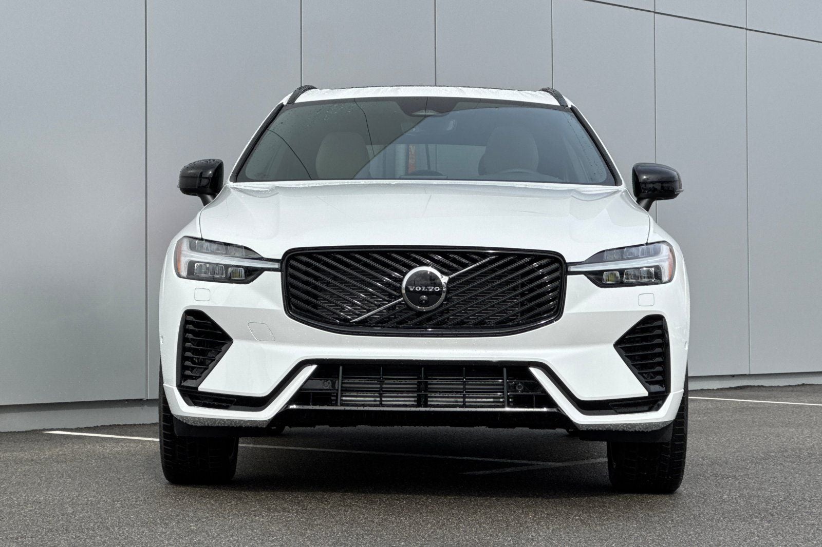 2026 Volvo XC60 Plug-In Hybrid T8 Plus