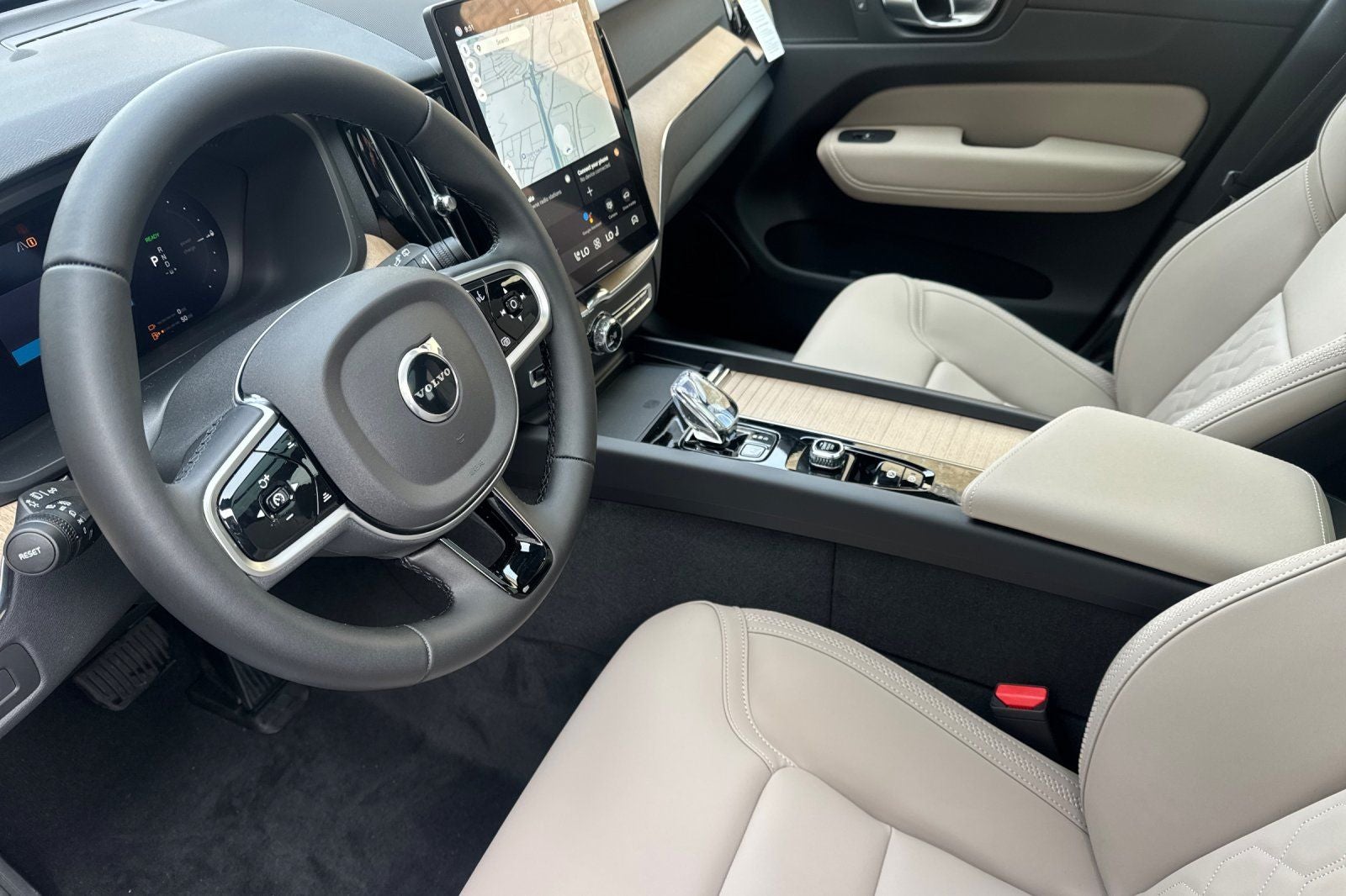 2026 Volvo XC60 Plug-In Hybrid T8 Plus