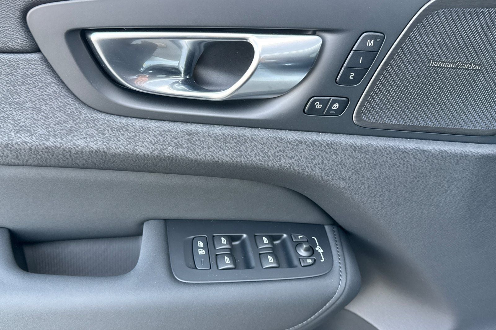 2026 Volvo XC60 Plug-In Hybrid T8 Plus