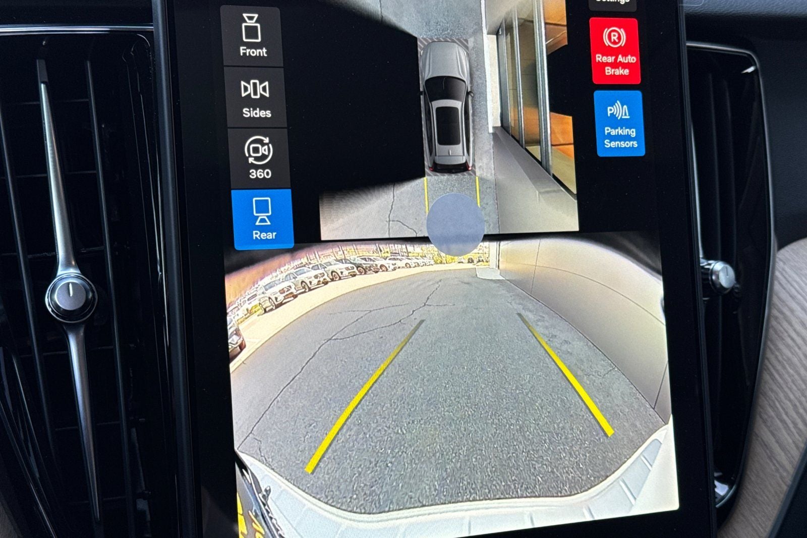 2026 Volvo XC60 Plug-In Hybrid T8 Plus
