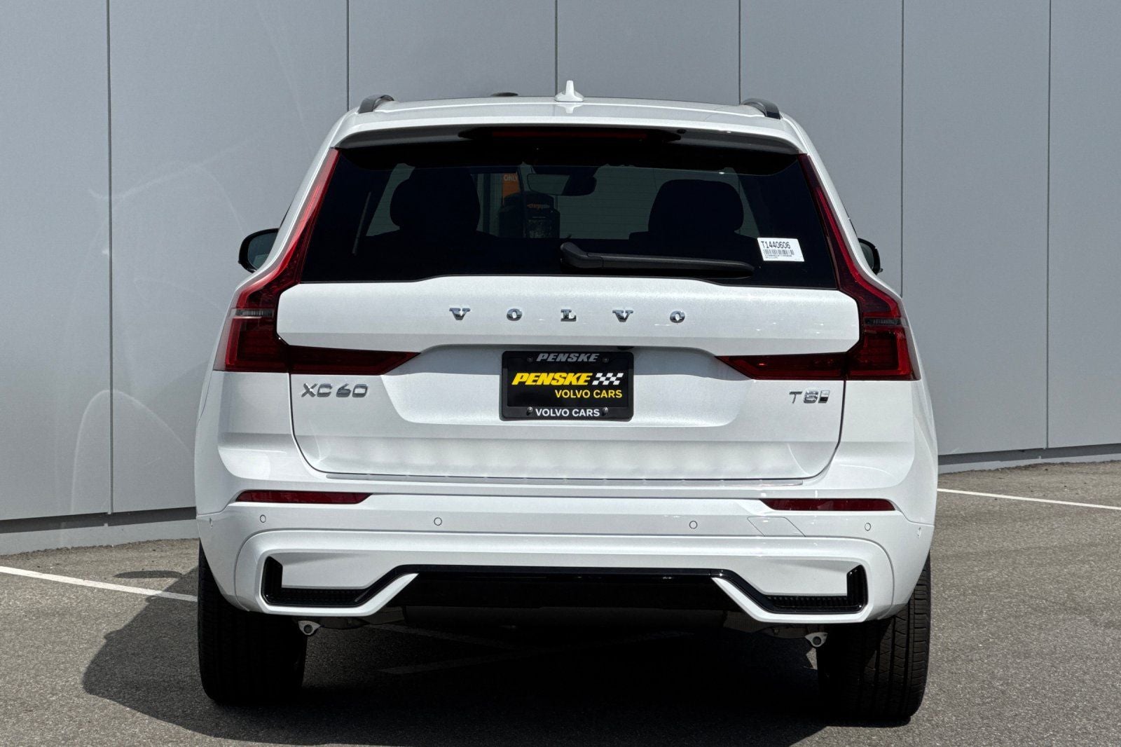 2026 Volvo XC60 Plug-In Hybrid T8 Plus