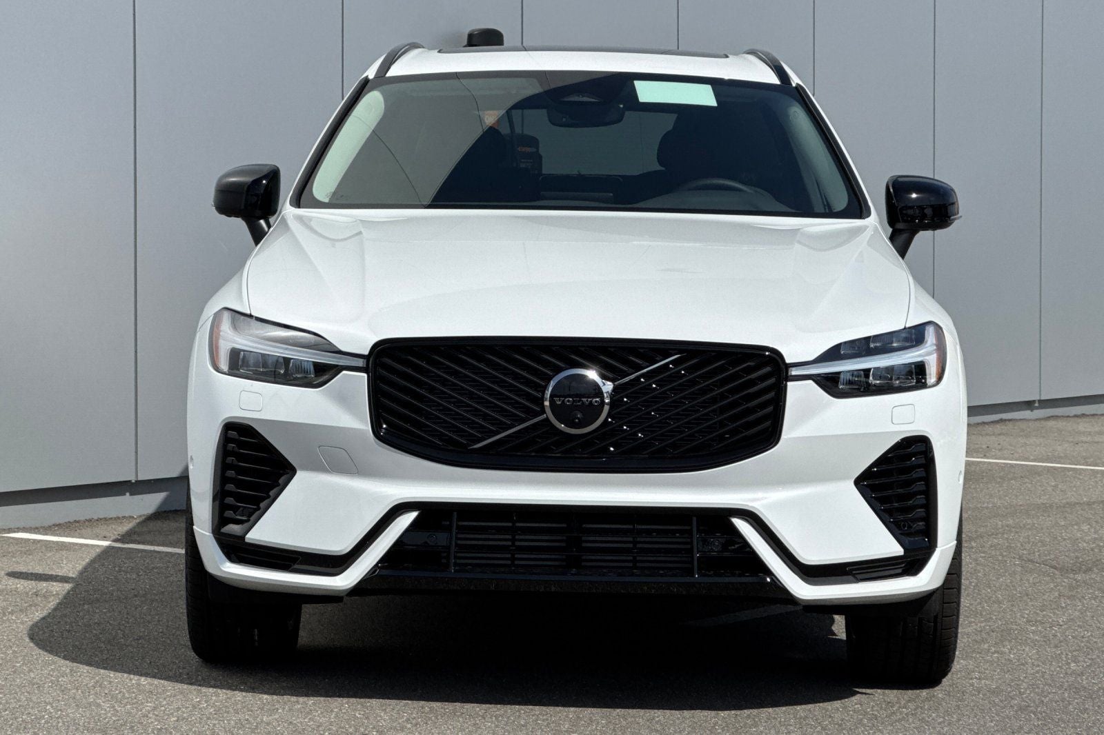 2026 Volvo XC60 Plug-In Hybrid T8 Plus