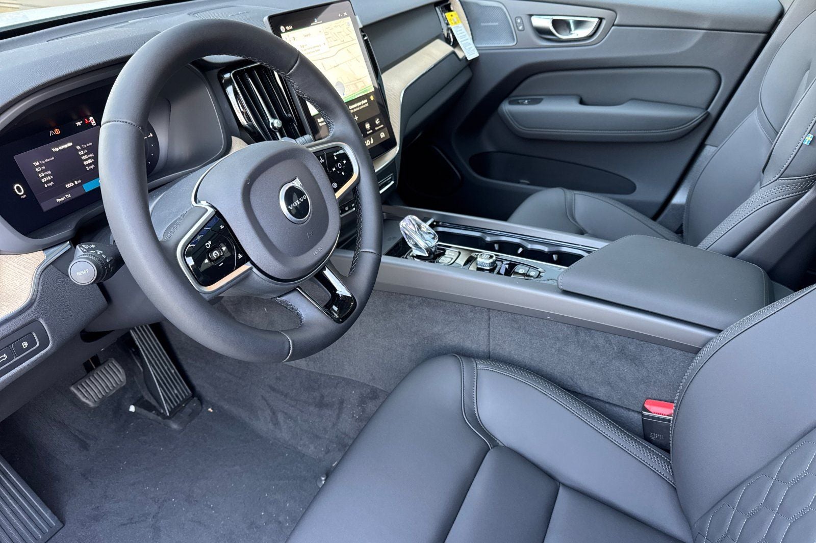 2026 Volvo XC60 Plug-In Hybrid T8 Plus